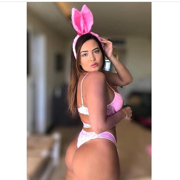 Geisy Arruda estimula imaginação dos fãs ao se vestir de coelhinha sexy