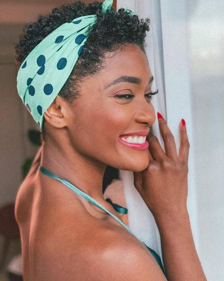 Erika Januza celebra seu aniversário com textão na web