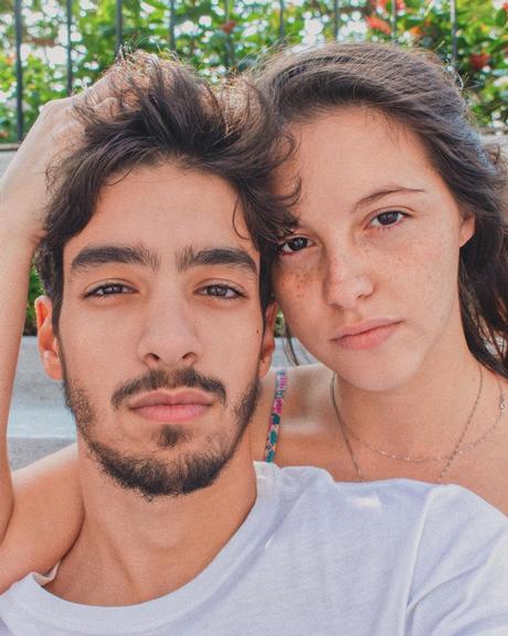 Lara Rodi e o namorado, Matheus Costa