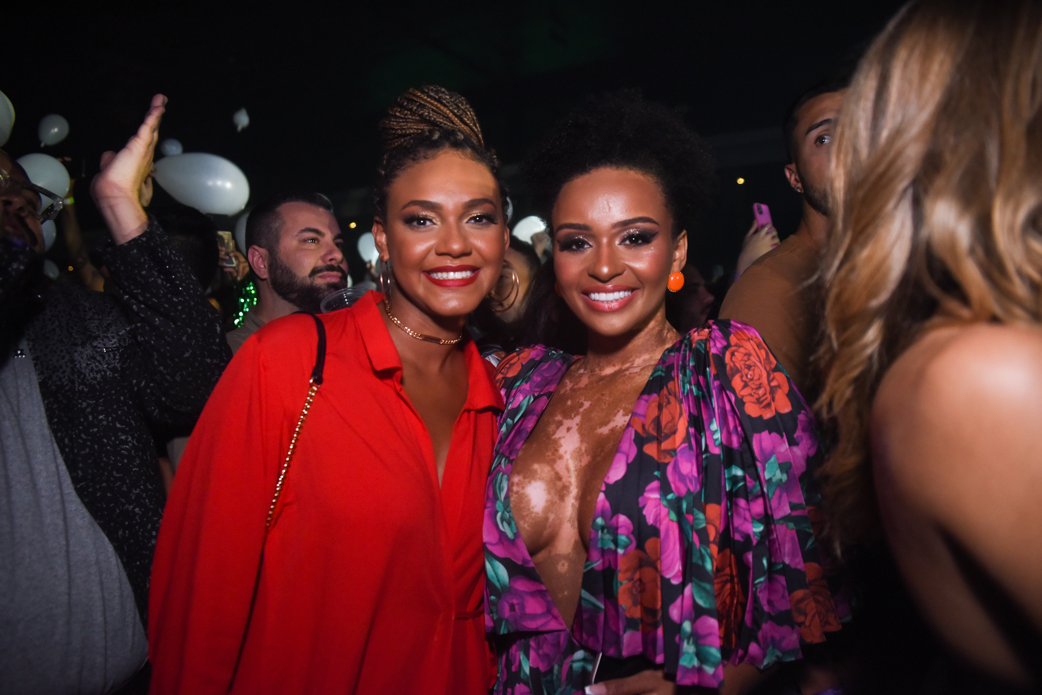 Ex-BBBs Jessi Alves e Natália Deodato em show