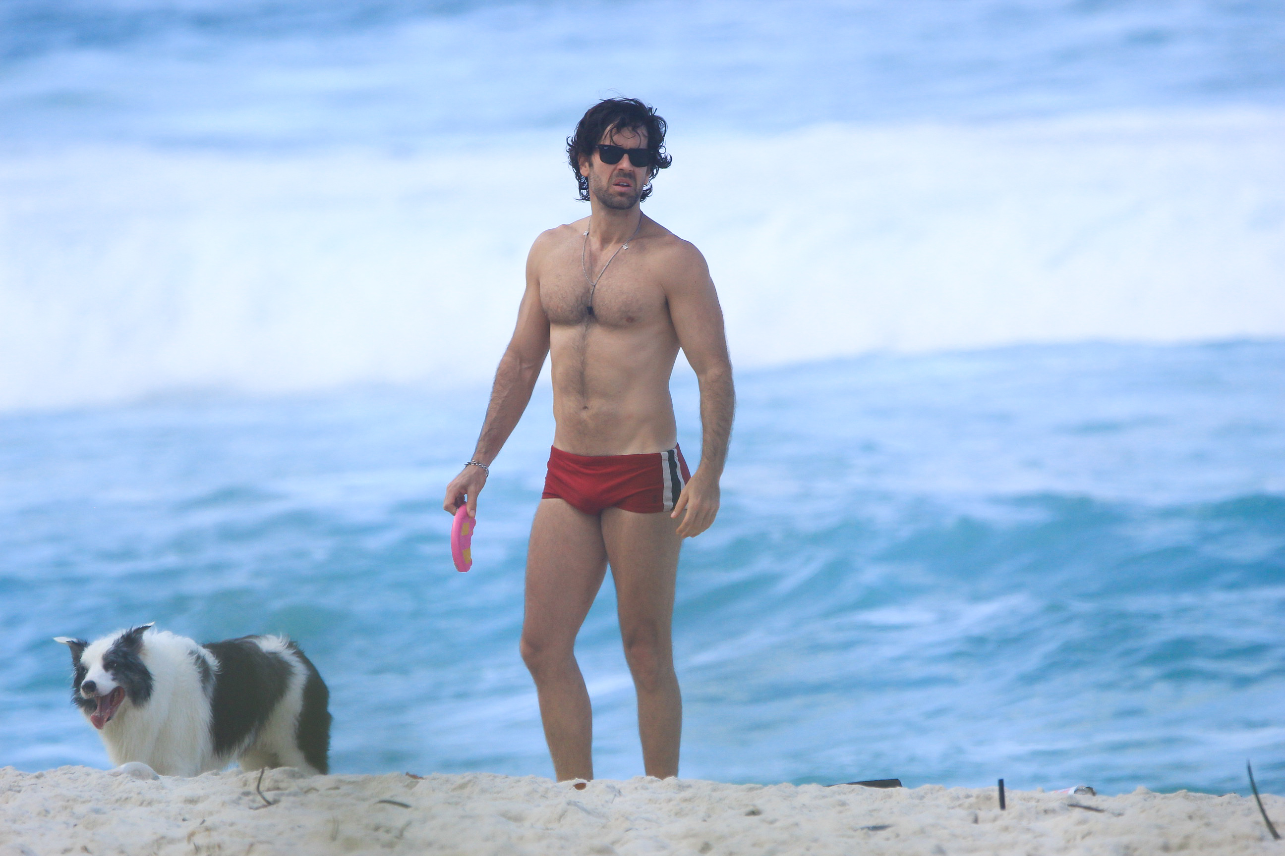 Marcos Pitombo na praia