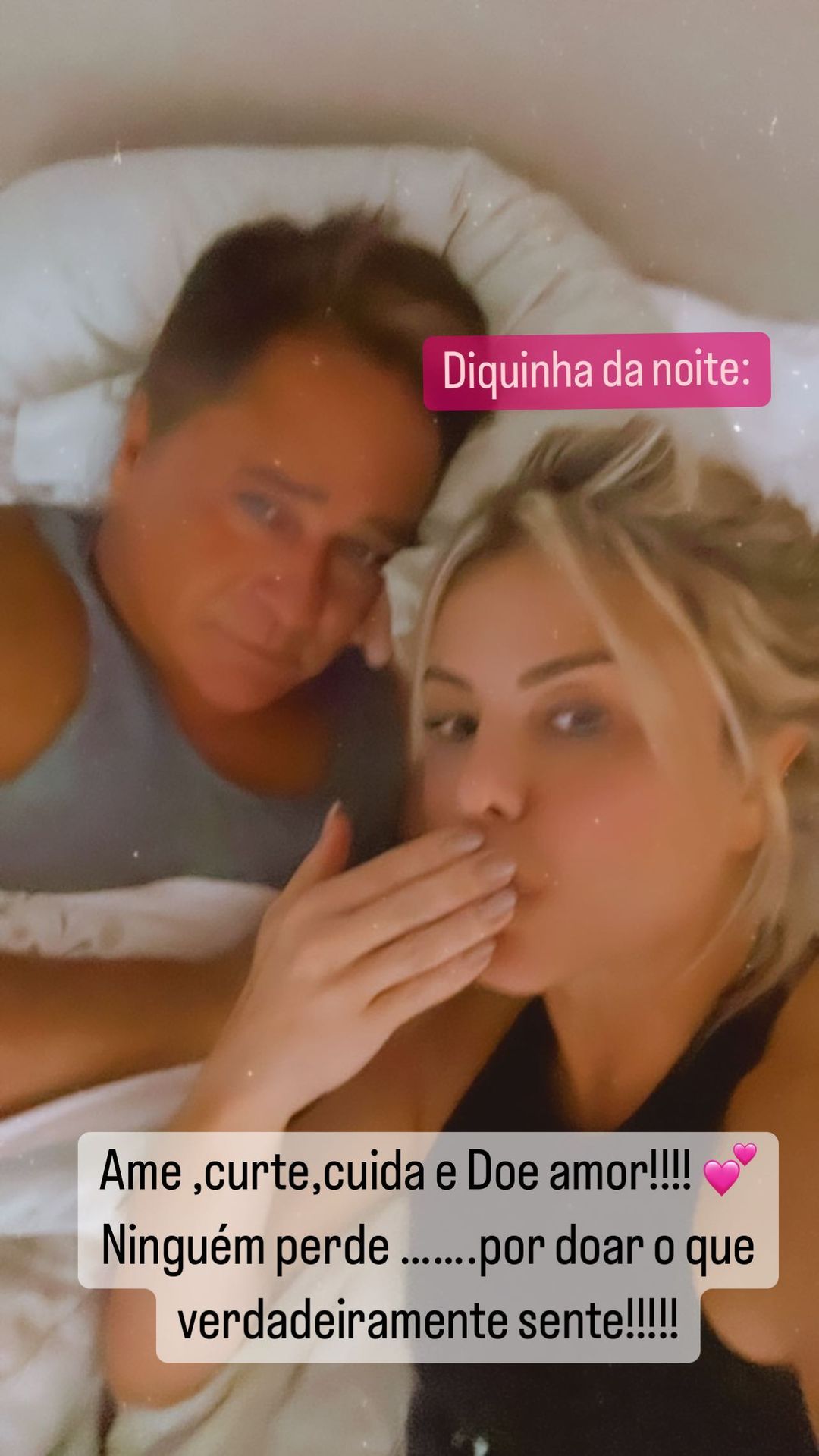 Poliana Rocha com Leonardo na cama