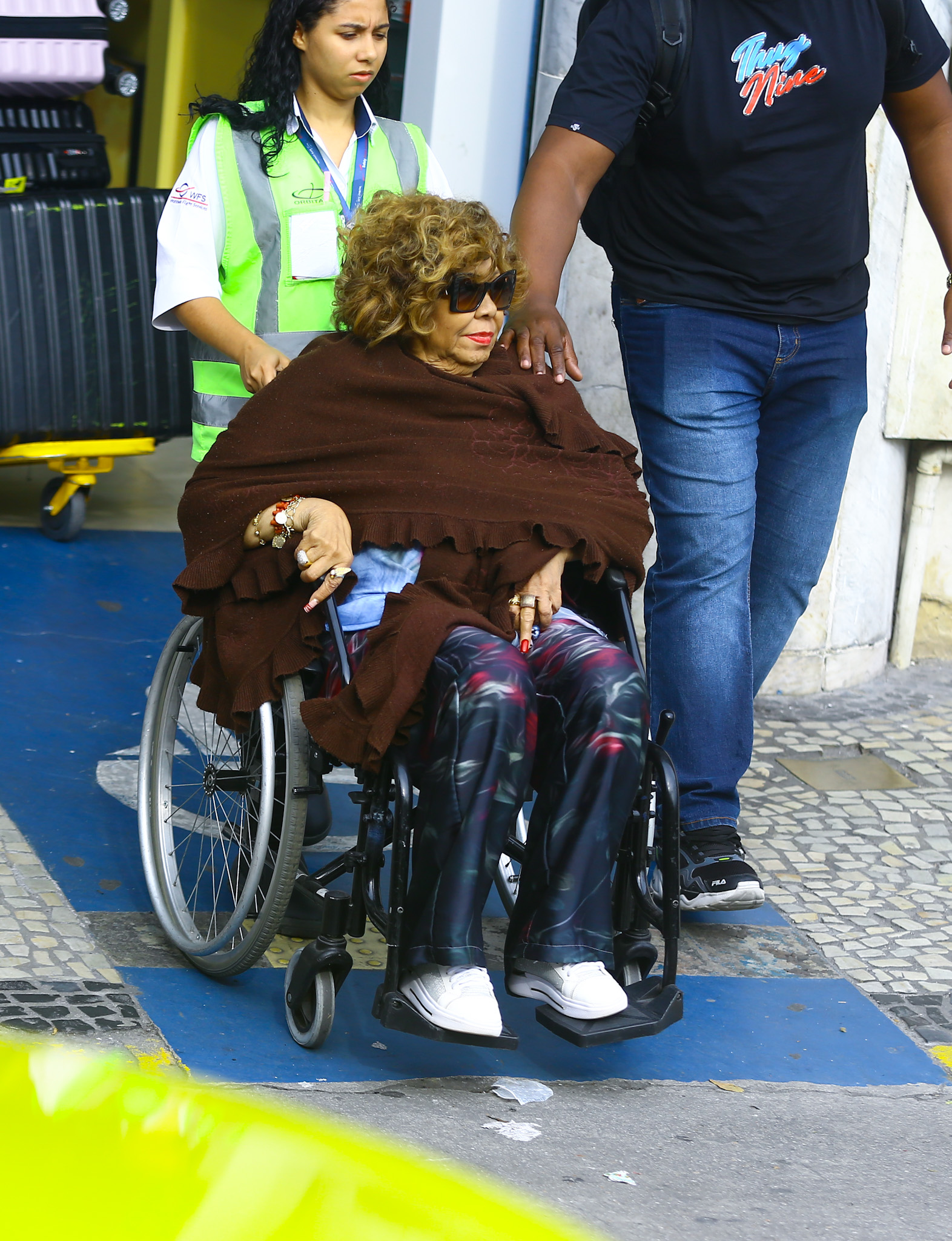 Foto de Alcione de cadeira de rodas