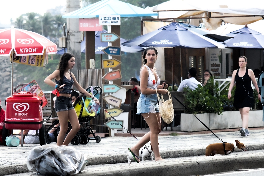 Foto de Ingrid Guimarães na praia