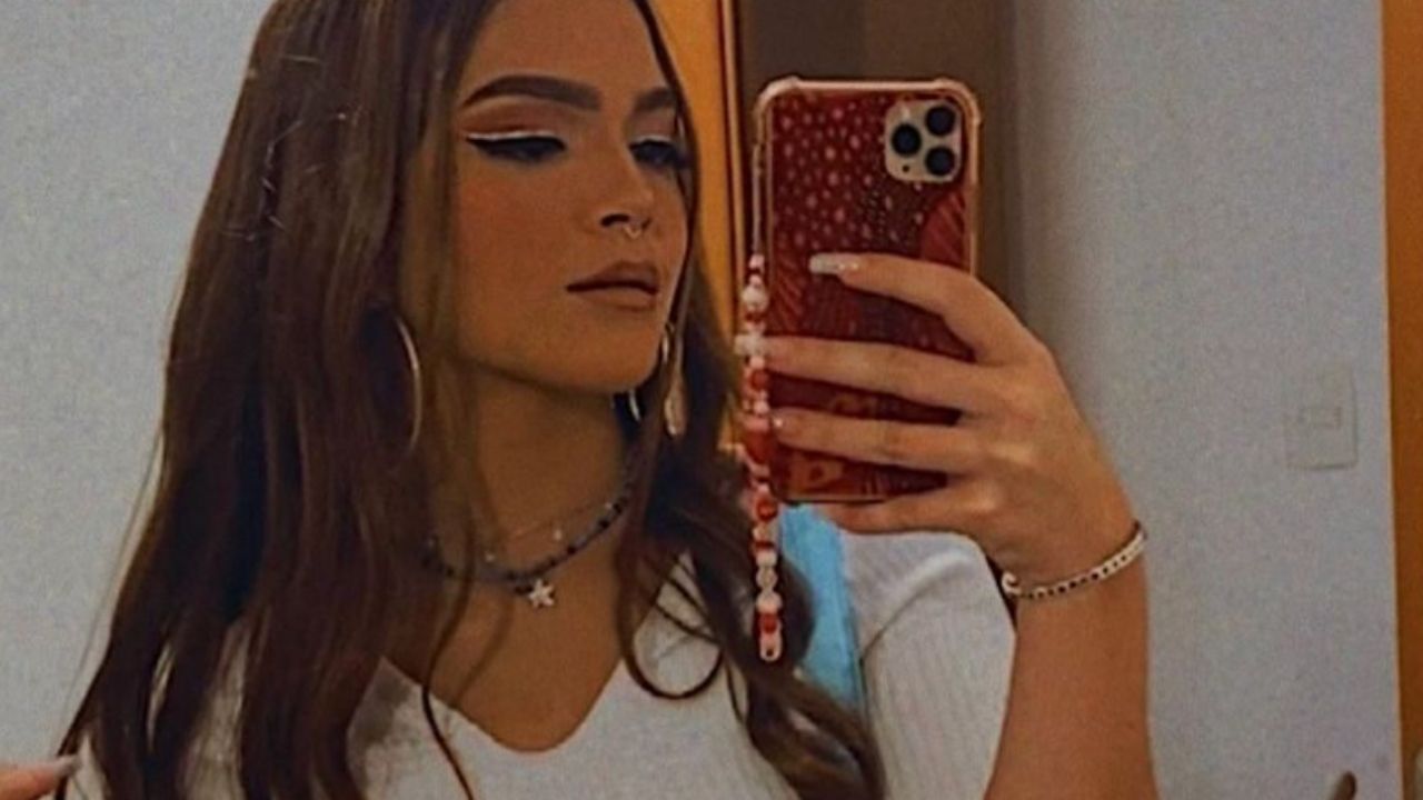 Aos 17 anos, Mel Maia capricha na produção, mas é tatuagem quem rouba a  cena: 