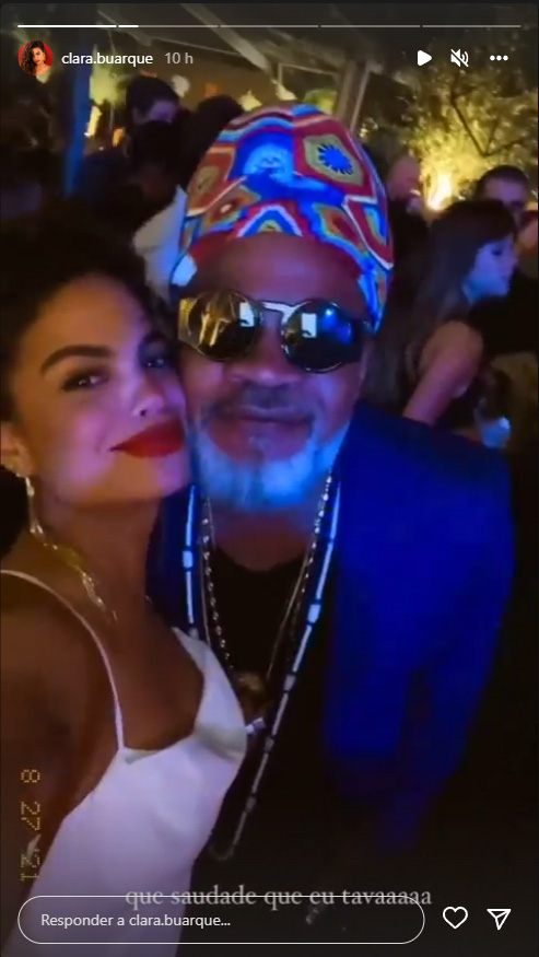 Foto retirada dos Stories de Clara Buarque com Carlinhos Brown