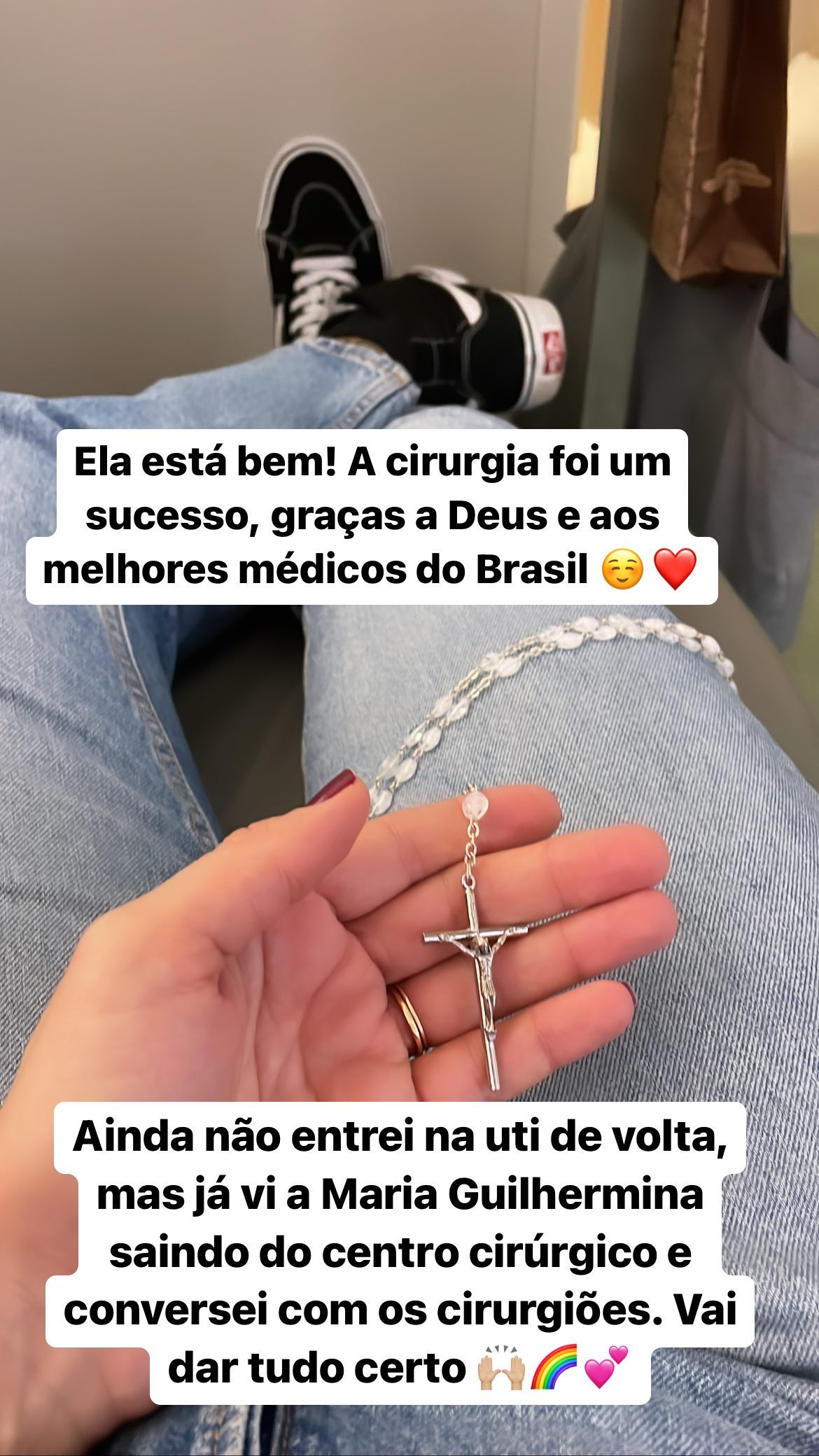 Com terço na mão, Letícia Cazarré desabafa após nova cirurgia da filha: "Na UTI"