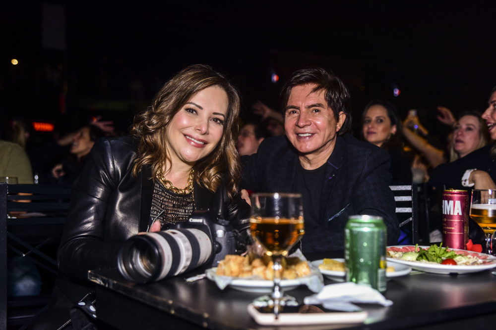 Foto de Noely e Xororó na plateia de show de Sandy