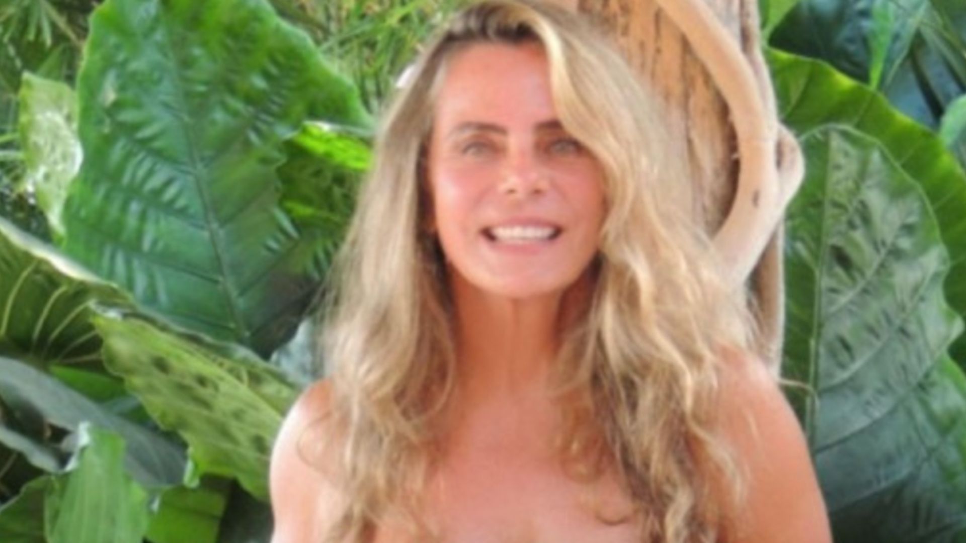 Bruna Lombardi posa sem roupa aos 70 anos e web se choca: “Que nem vinho”