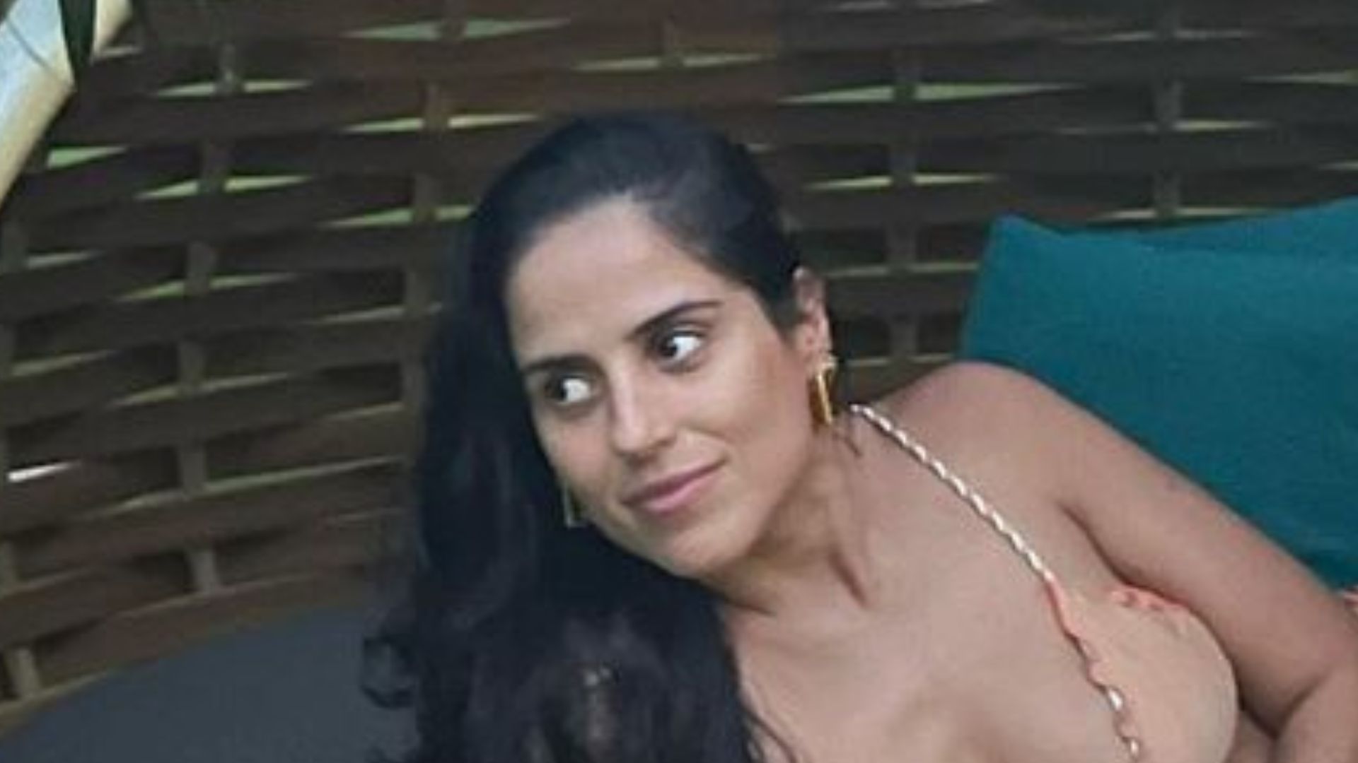 Camilla Camargo curte férias na Bahia e corpão surreal chama atenção: “Perfeita”
