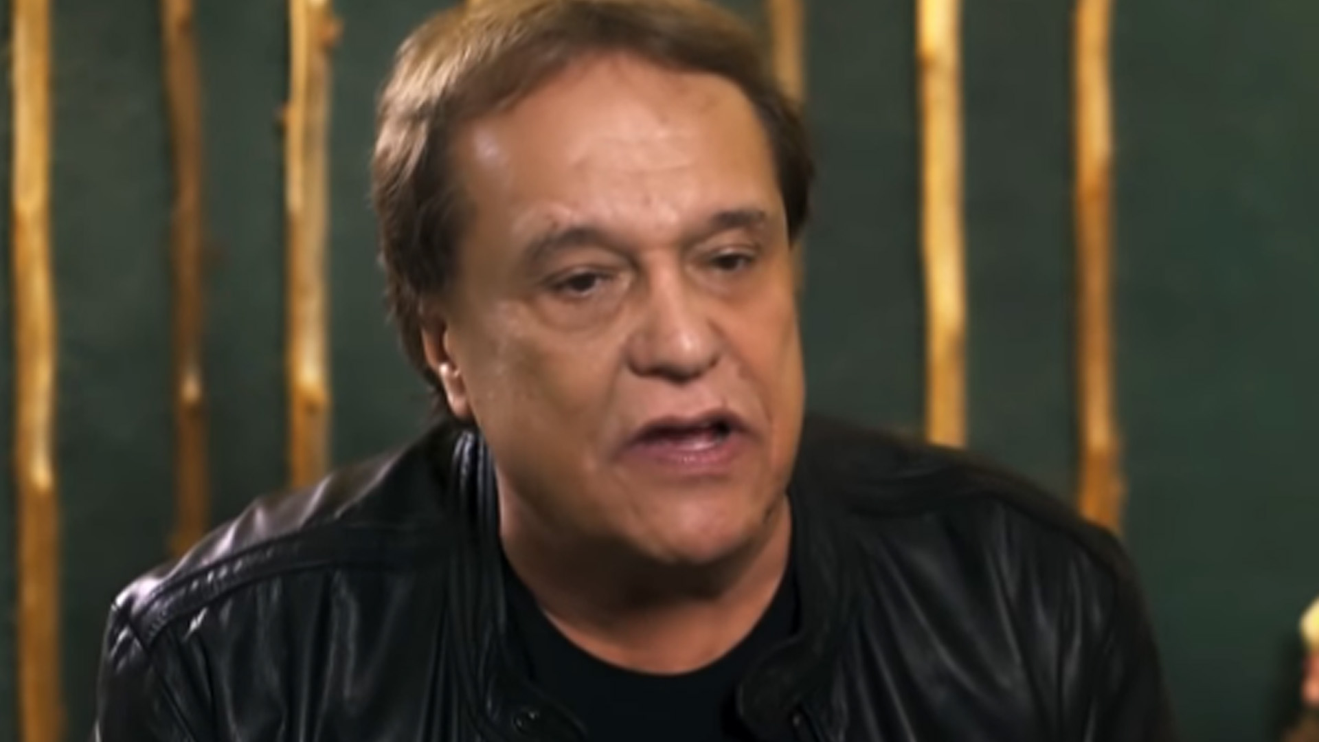 Dennis Carvalho é internado em estado gravíssimo aos 75 anos