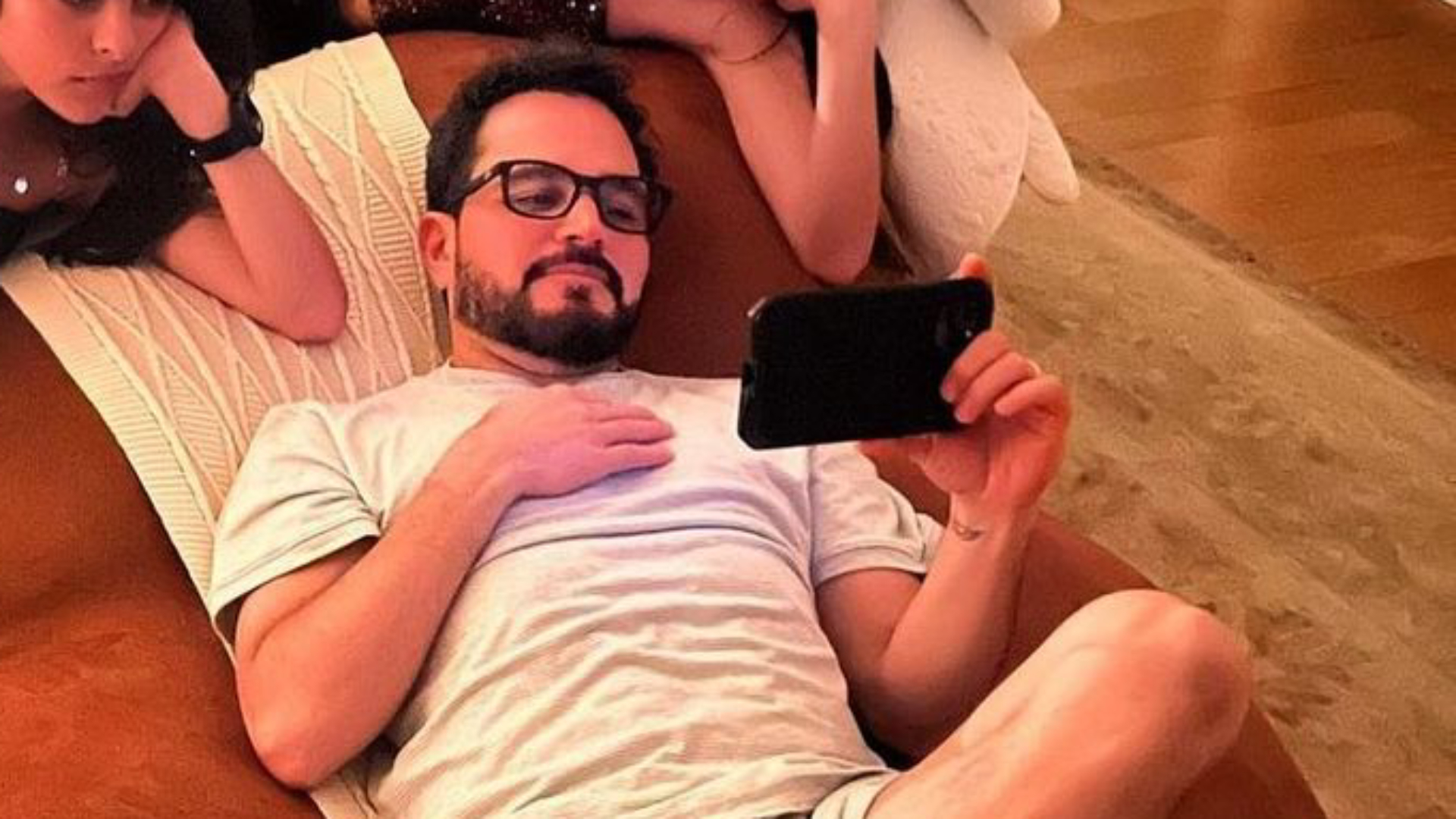 Cheias de estilo, gêmeas de Luciano Camargo surgem gigantes e chocam fãs: “Moças”