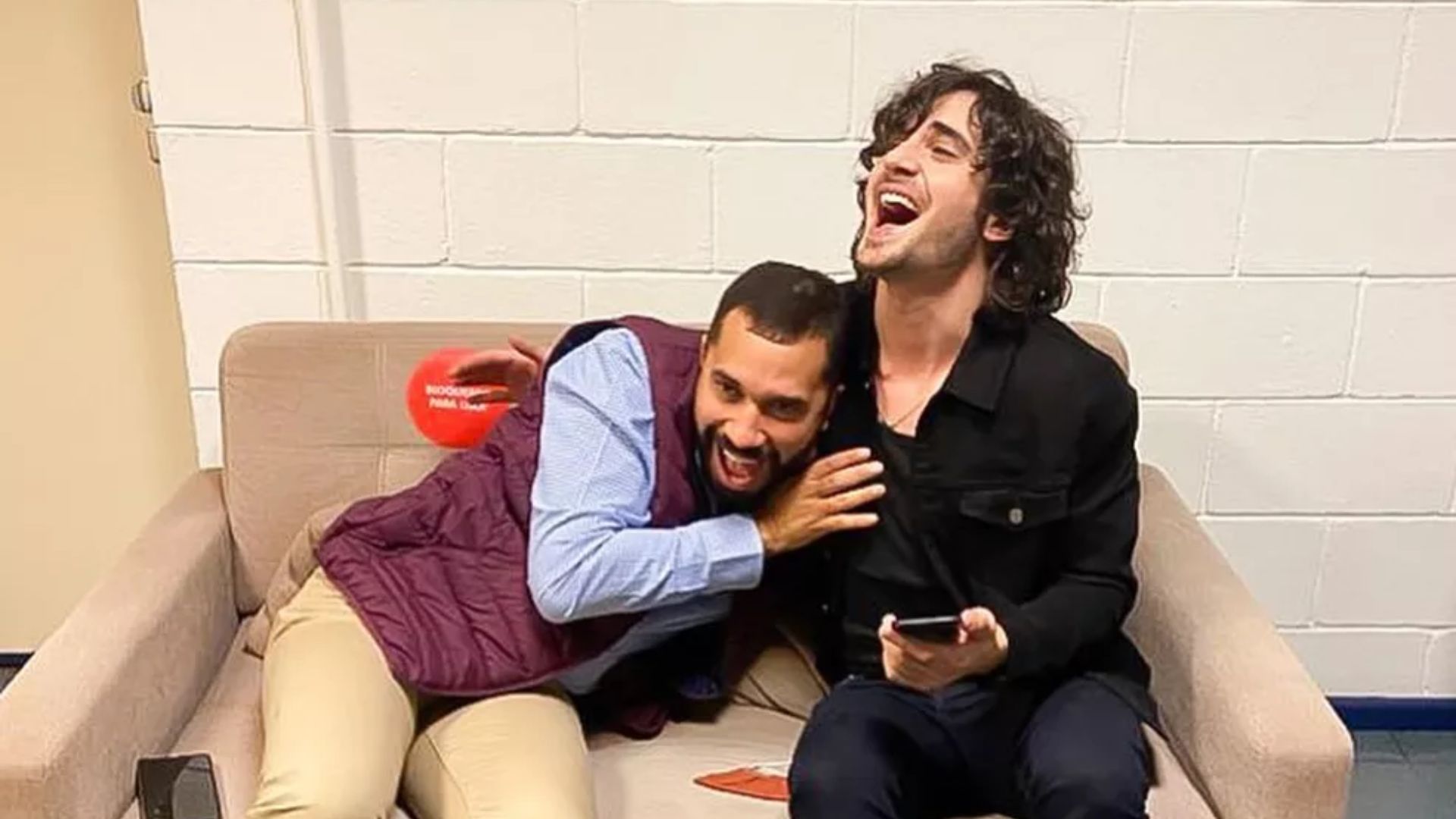 Gil do Vigor se declara no Twitter e menciona Fiuk em post: “Você me beijou”
