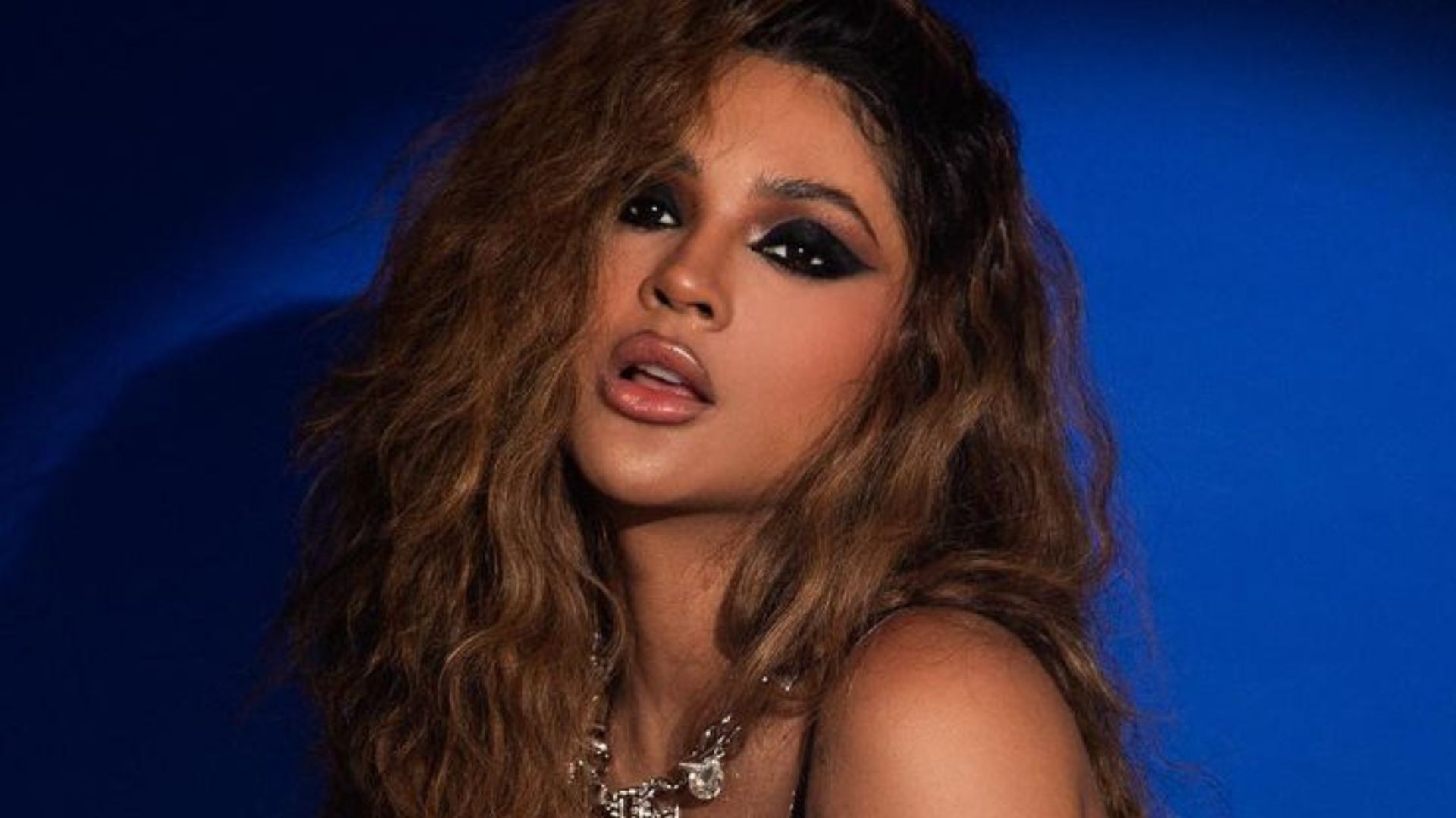 Mileide Mihaile empina o bumbum e sensualiza com vestido coladíssimo após lipo: “Que mulher”