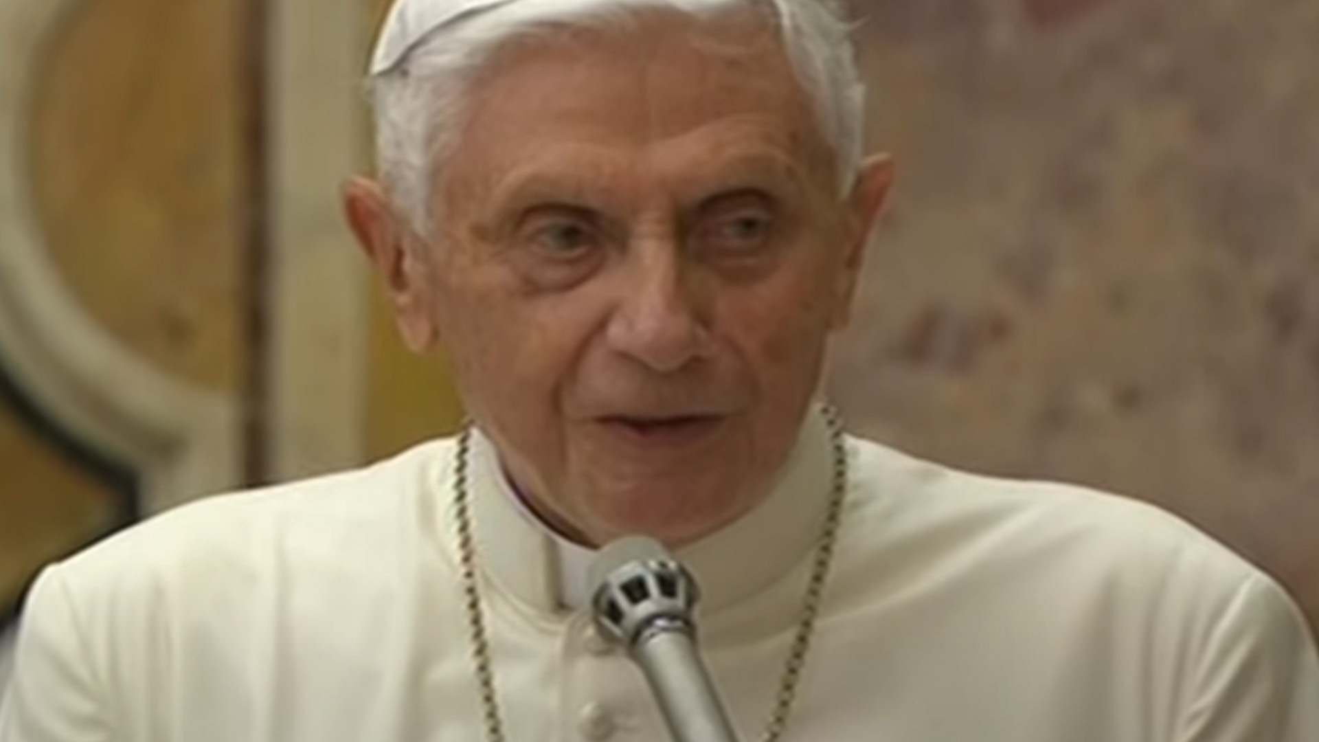 Morre papa emérito Bento XVI aos 95 anos