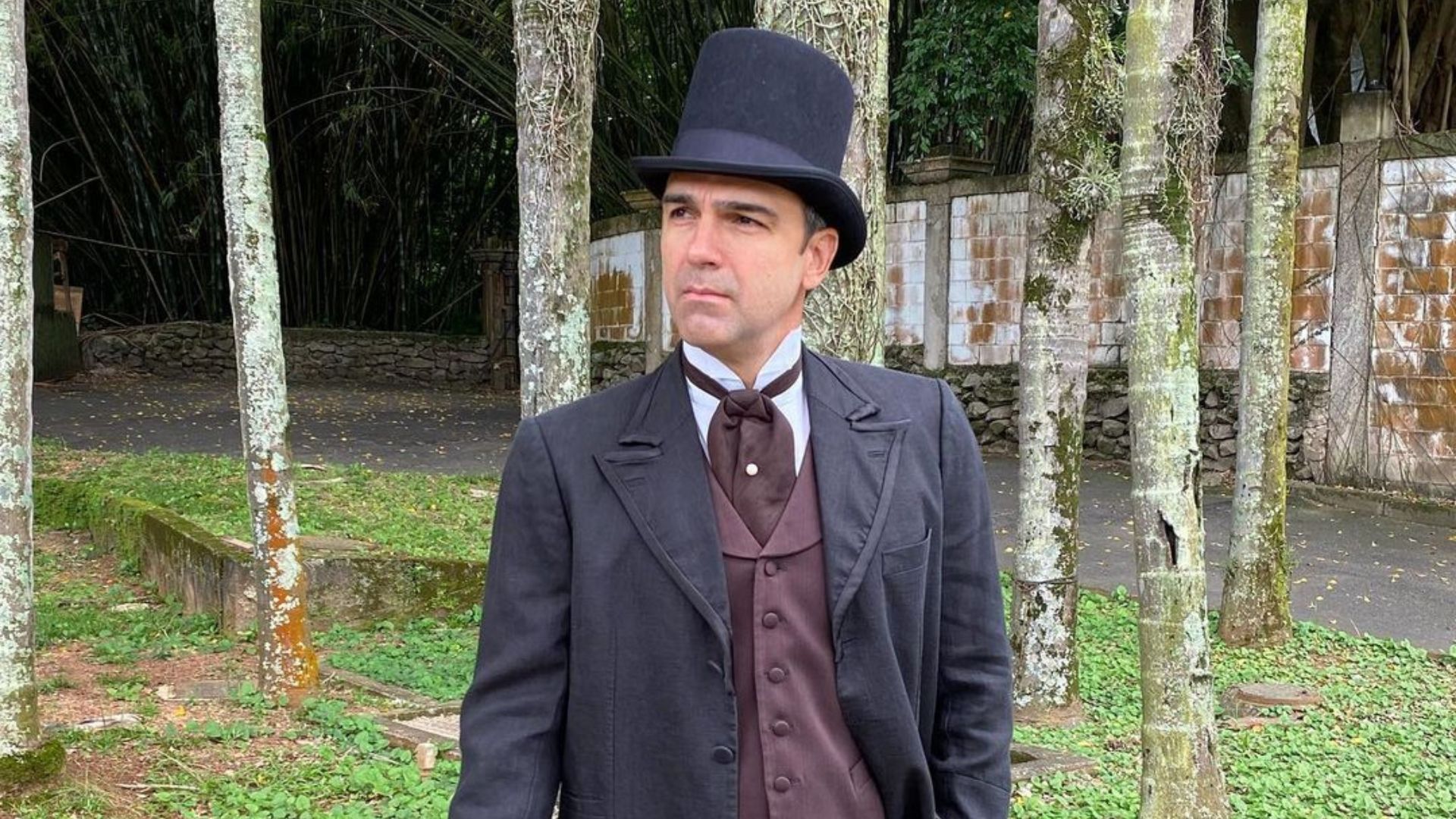 Tadeu Schmidt fala sobre sua primeira participação em novela: “Me sentindo na Disney”