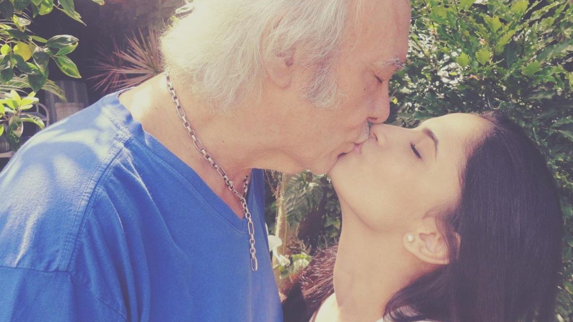 Viúva de Erasmo Carlos acorda abalada ao sonhar com cantor: “Não estava morto”