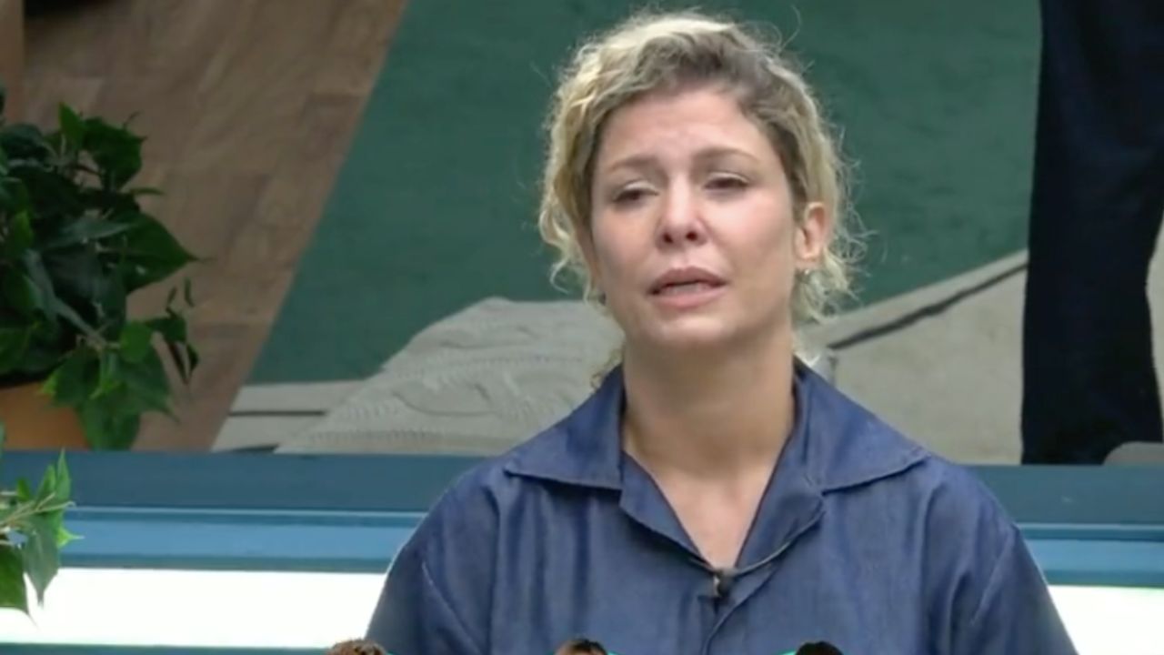 A Fazenda 14: Bastante abalada, Babi faz discurso pedindo permanência no reality: “Estou dando o meu melhor”