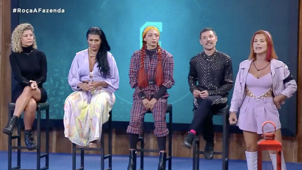 A Fazenda 14: Em noite polêmica, Babi, Moranguinho, Ruivinha, Alex e Deborah estão na roça