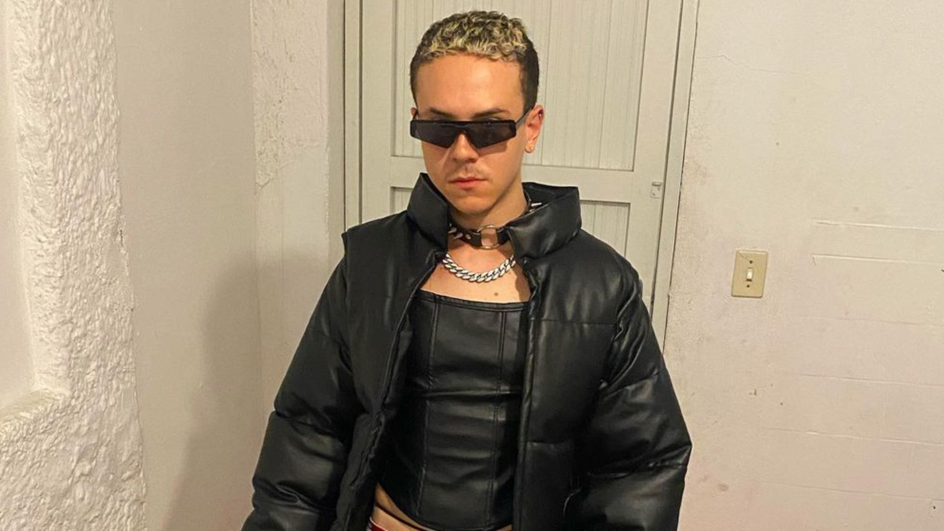 Oi? Cantor de funk sorteia noite de sexo com fã e divide opiniões: “Não precisa”