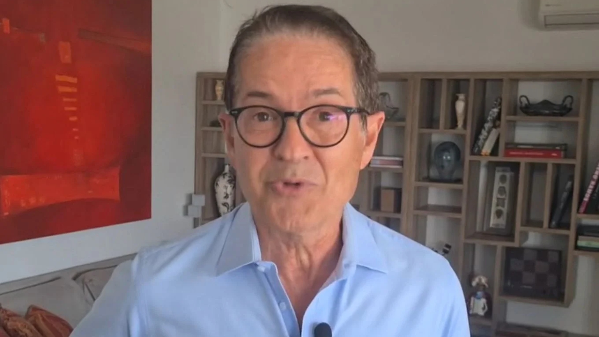 Seis meses após sair da TV Globo, Carlos Tramontina faz aparição na emissora e manda recado