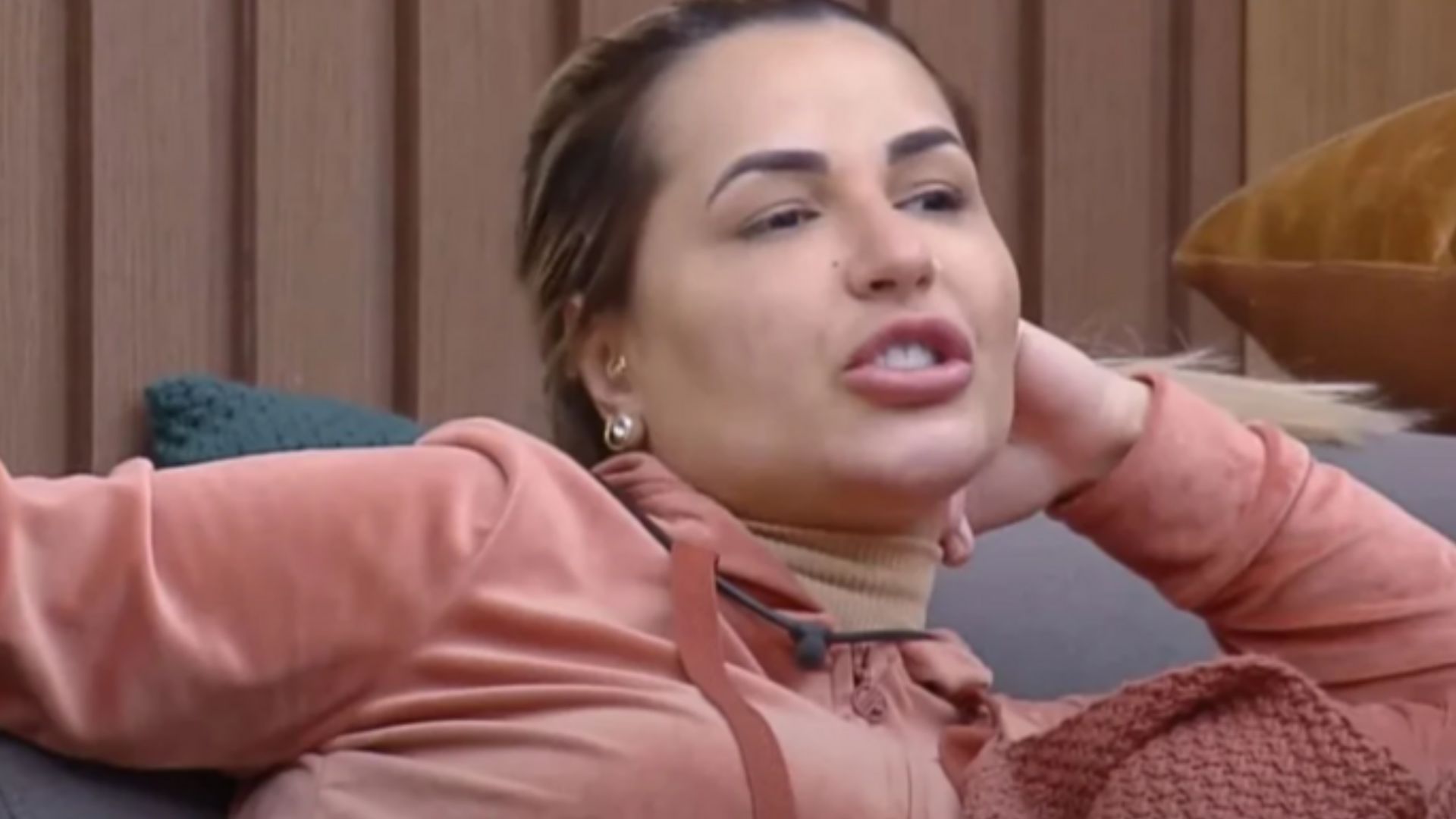 A Fazenda: Deolane revela humilhações e conta porque nunca se separou de MC Kevin: “Sempre”