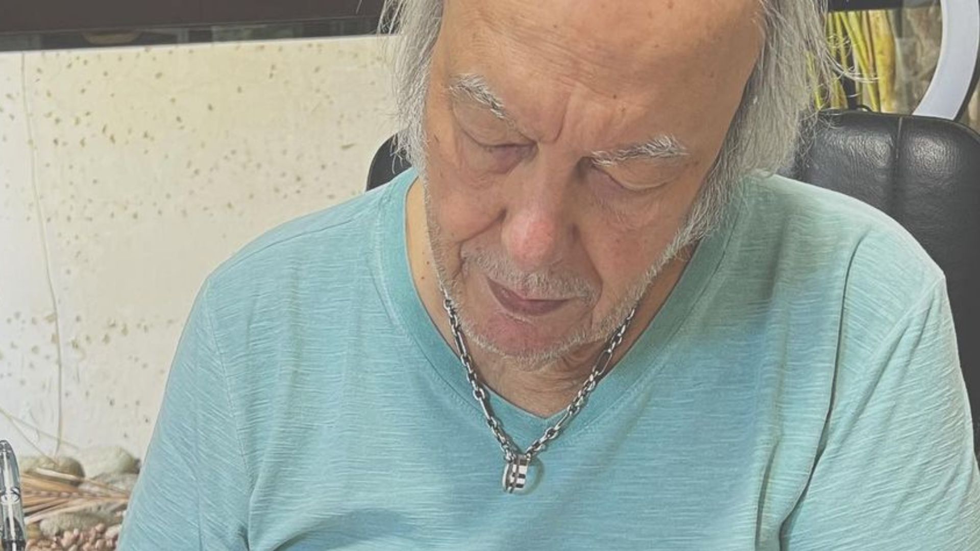 Viúva de Erasmo Carlos desabafa ao acordar pela primeira vez sem o cantor: “Consegue me ouvir?”