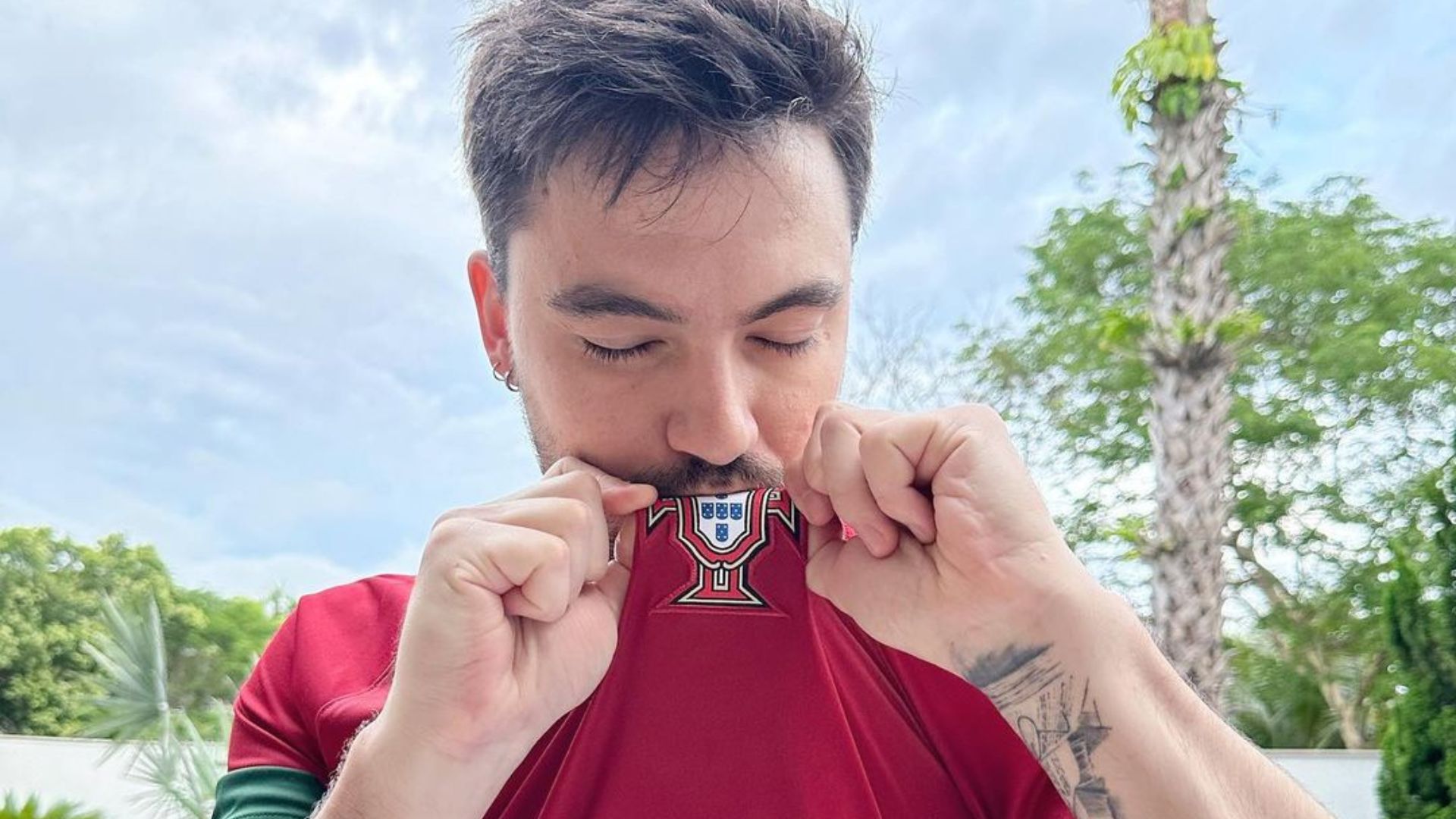 Felipe Neto causa revolta ao celebrar vitória de Portugal na Copa: “Como assim?”