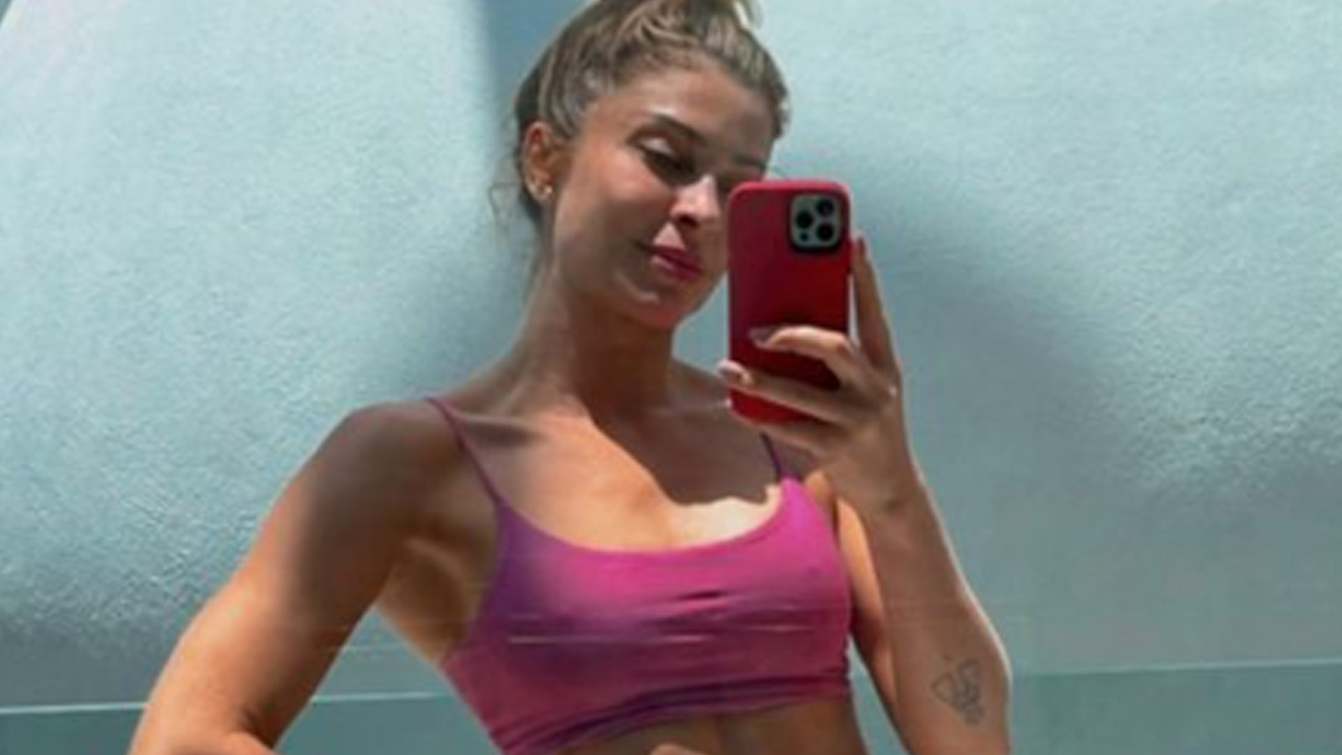 Grazi Massafera mostra corpo sarado de top e shortinho: “Teve”