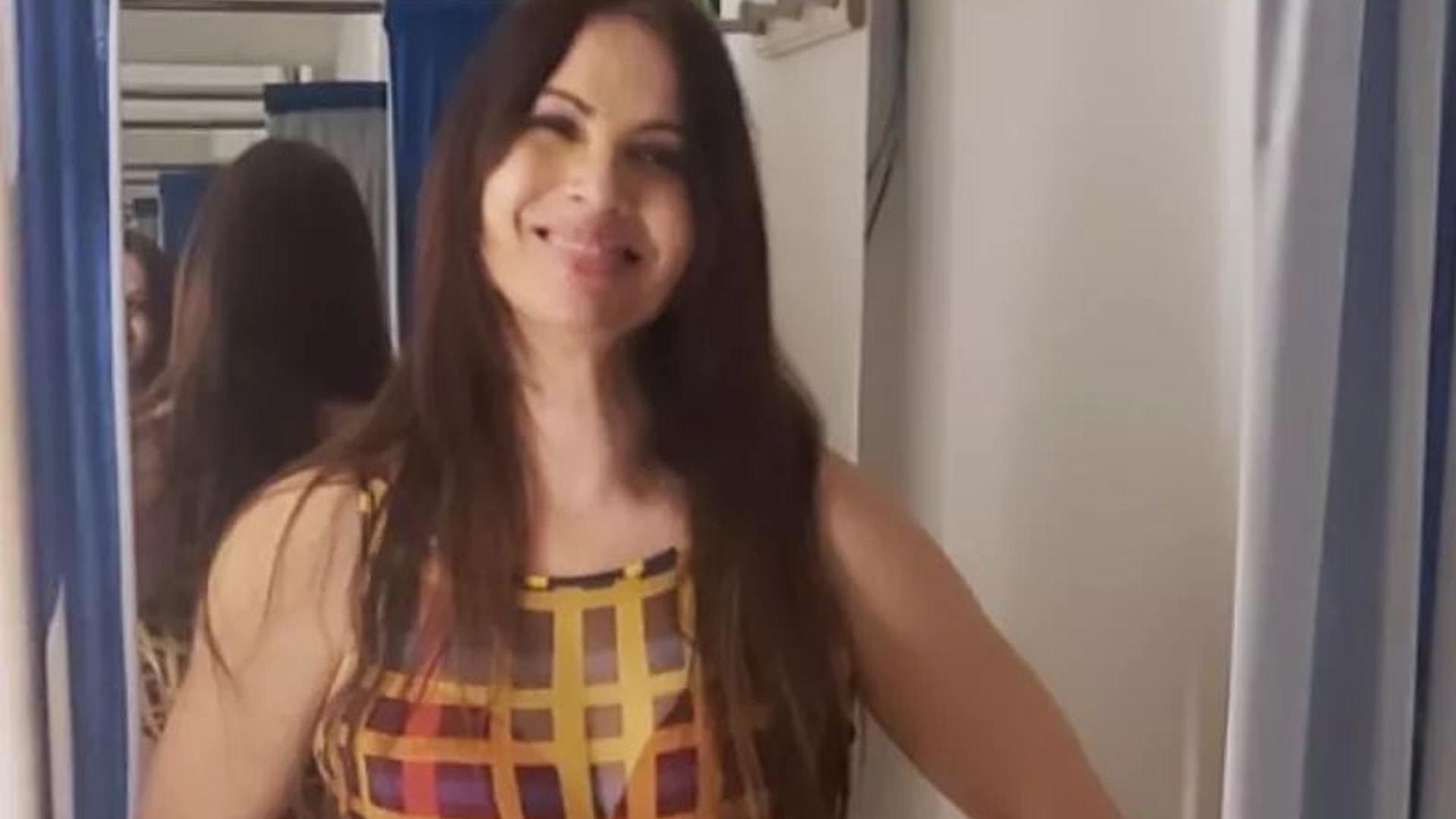 Aos 57 anos, Isadora Ribeiro exibe curvas em maiô e seguidores elogiam: “Maravilhosa”