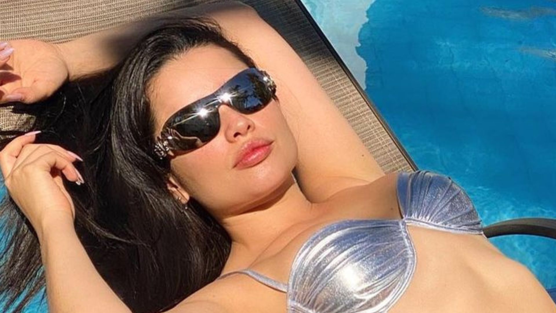 Juliette Freire renova bronzeado de biquíni e corpo magérrimo impressiona: “Deusa”