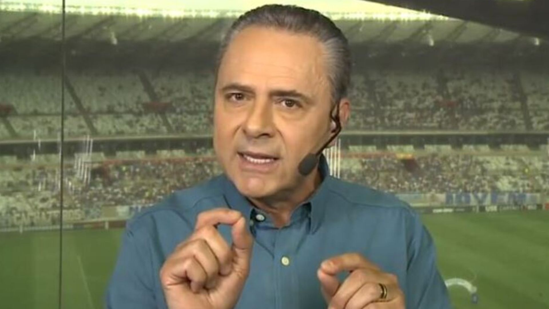Após forte crise, Luís Roberto é liberado por médicos e volta a comentar jogos da Copa