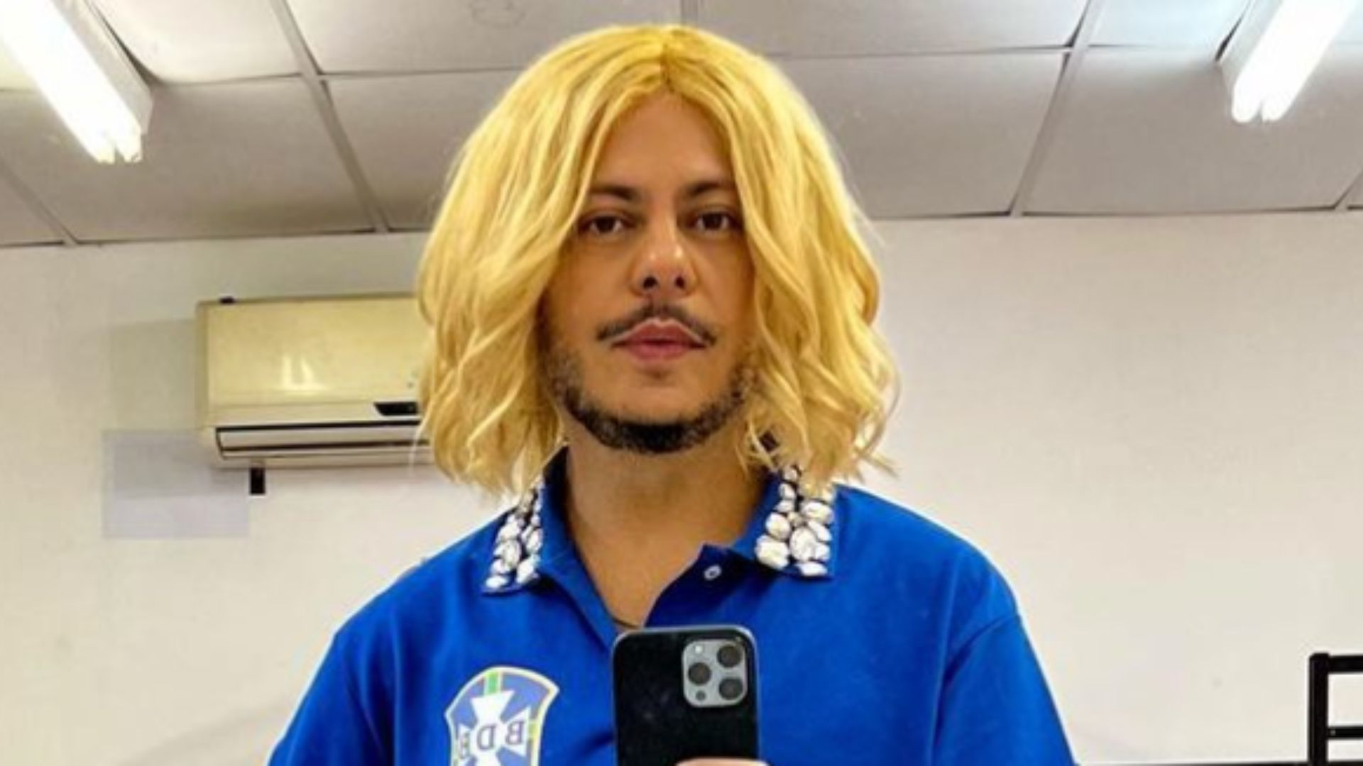 Copa do Qatar: Marcus Majella aposta em minissaia para ver jogo do Brasil: “Pronta”