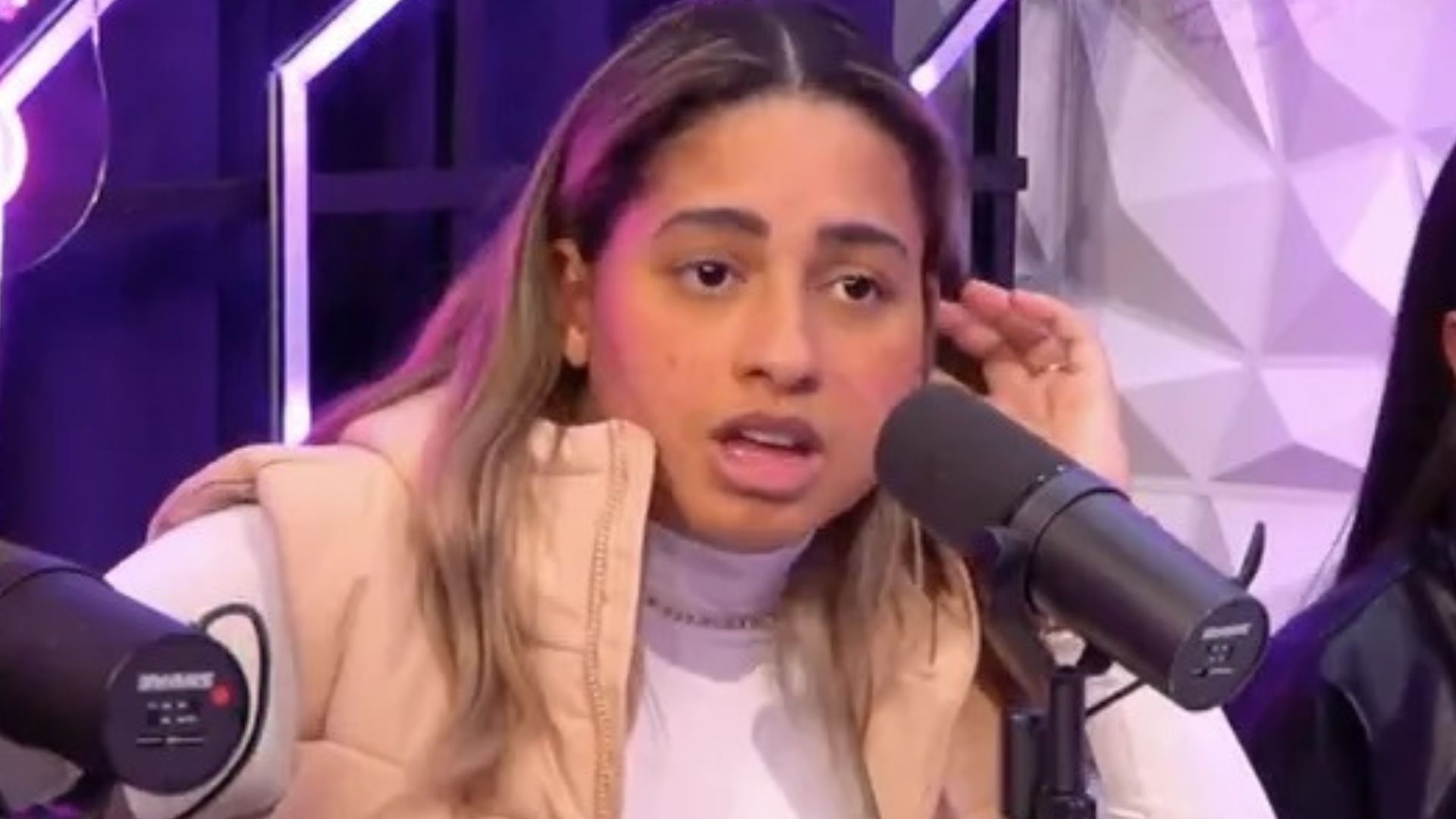 MC Loma quebra o silêncio e fala sobre o pai de sua filha pela primeira vez: “Golpe”