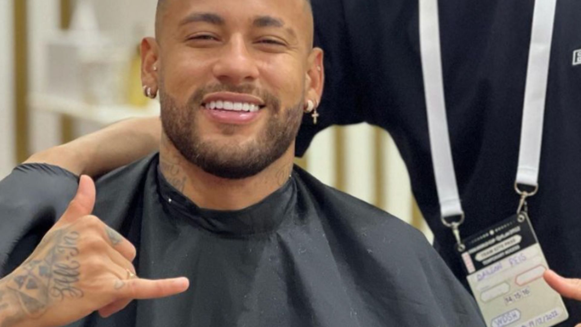 Tudo pronto! Neymar mostra corte de cabelo para a estreia do Brasil na Copa: “Confiança”