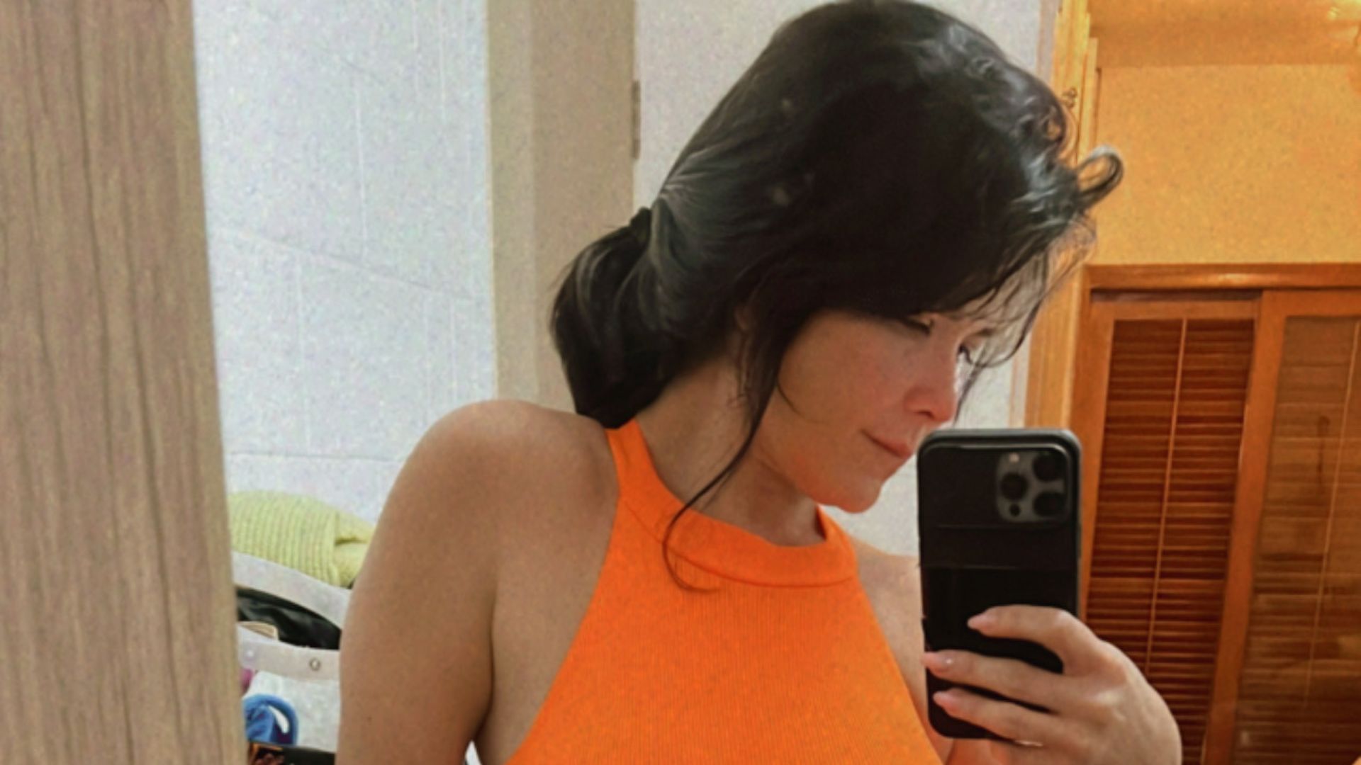 Samara Felippo vence receio e aparece com maiô cavadíssimo: “Sem coragem de usar”