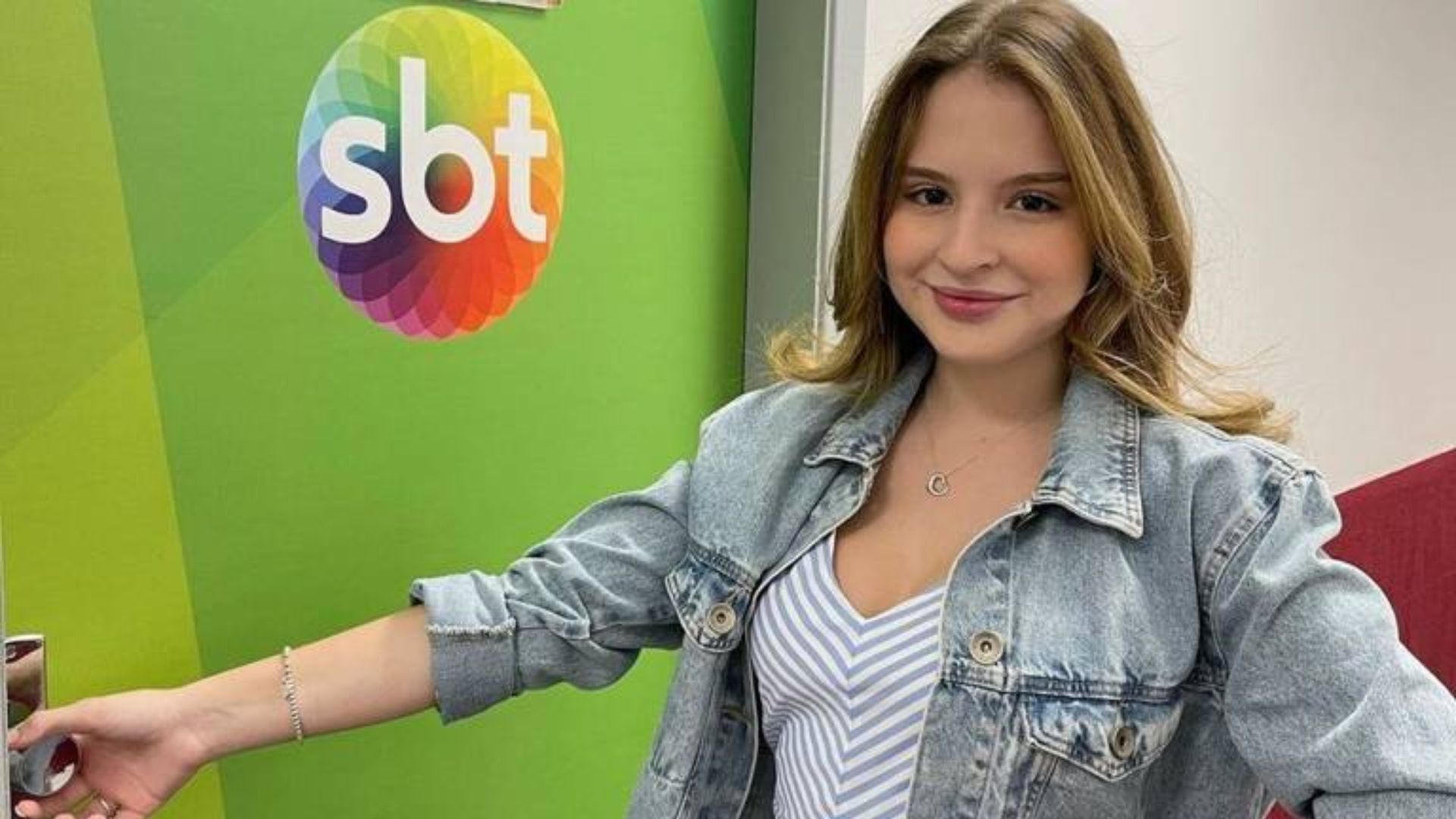 Sophia Valverde anuncia o fim do contrato com o SBT: “Sou muito grata”