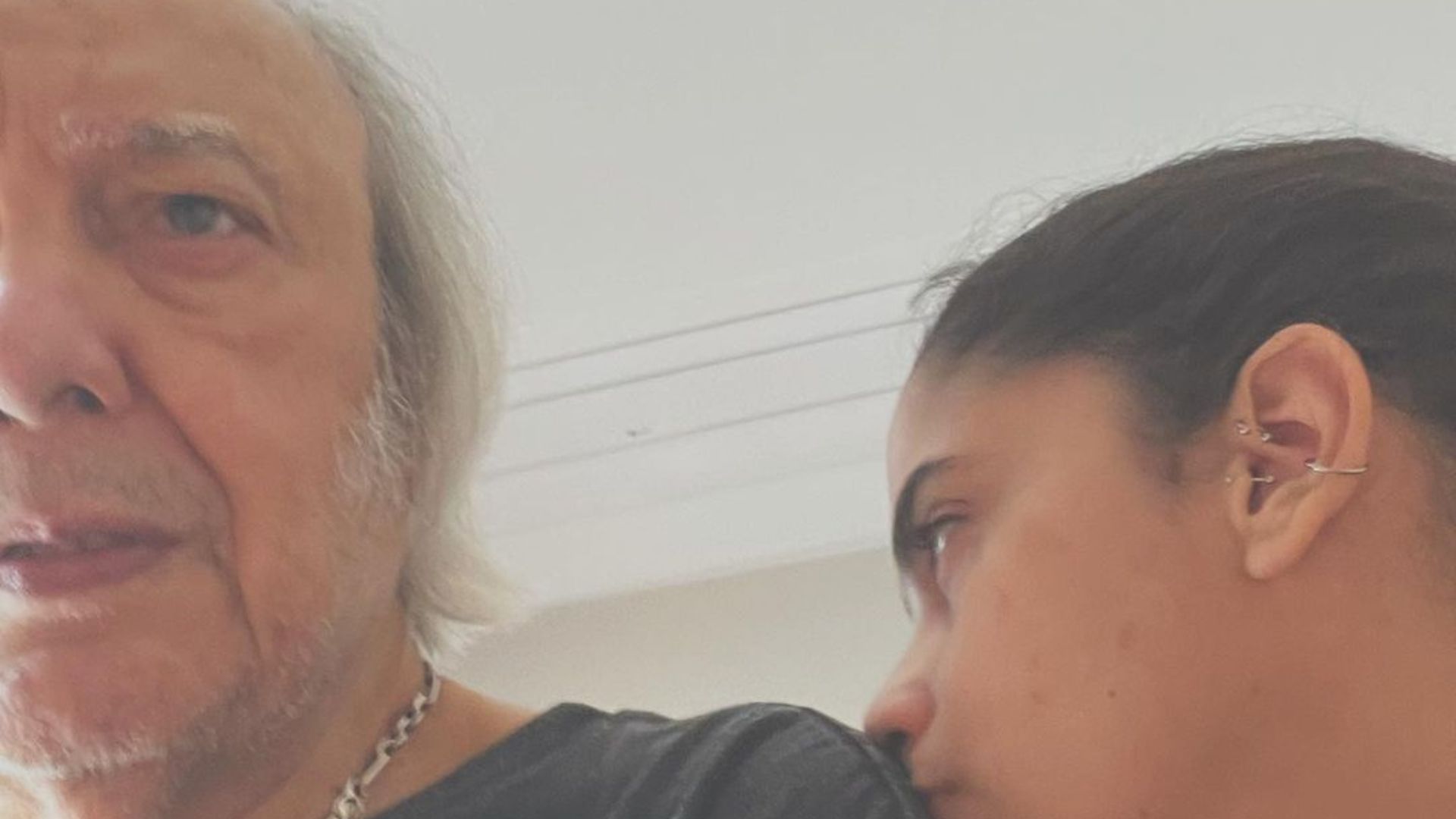 Viúva de Erasmo Carlos acorda irritada após sonho com o cantor: “Qual foi o meu erro?”