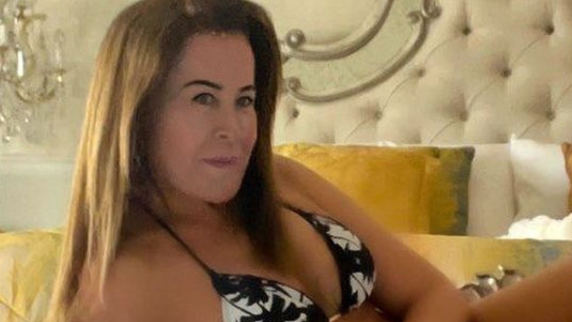 Aos 64 anos, Zilu Camargo posa de biquíni e corpão choca fãs: “Cada dia mais jovem”