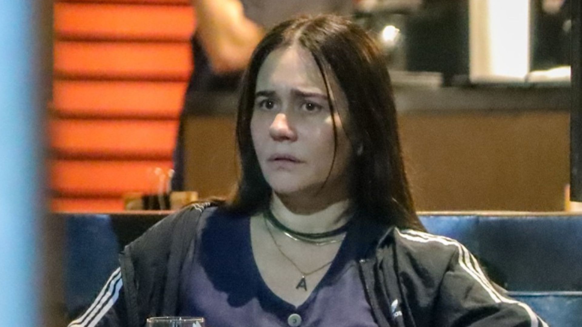 O que rolou? Largadona e em choque, Alessandra Negrini é vítima de flagras indiscretos