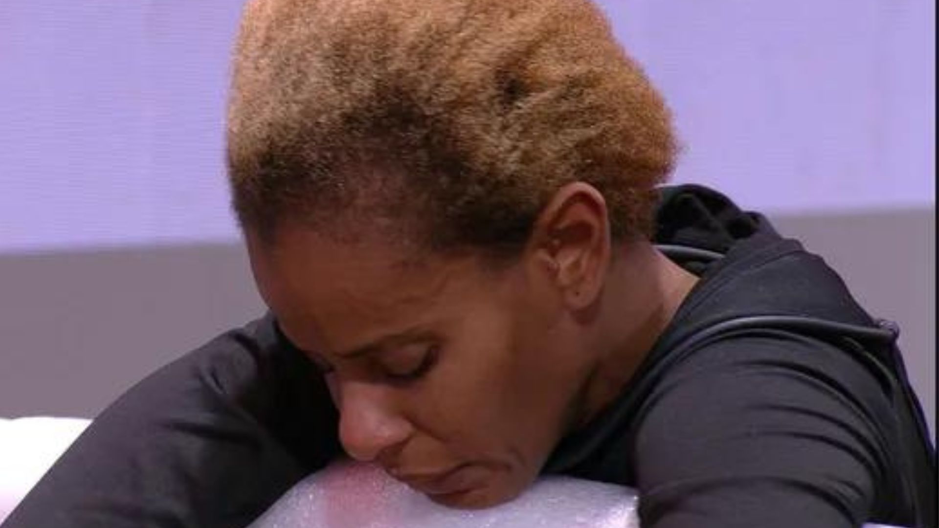 BBB23: Aline Wirley chora após 15 horas em Prova da Finalista