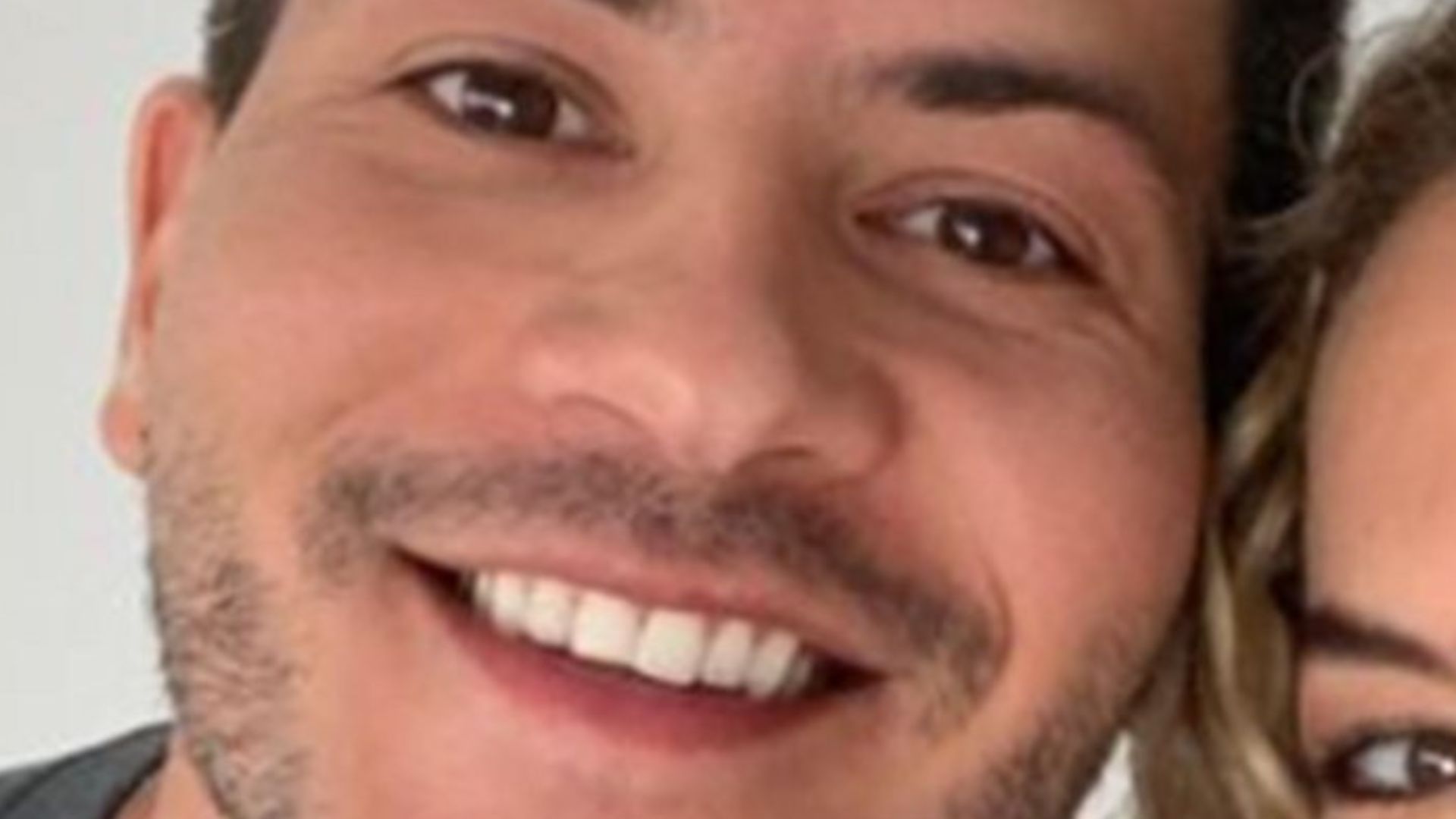 Remember? Ex-BBB Arthur Aguiar recebe ex em casa: “O destino”
