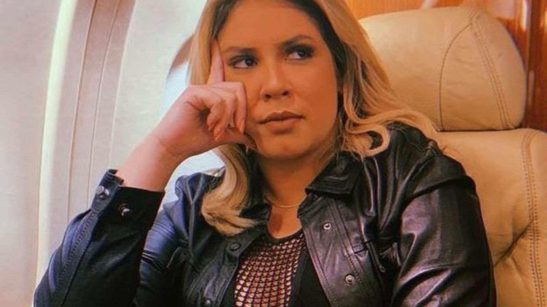 Assessoria repudia vazamento de fotos do inquérito de Marília Mendonça: “Tenham respeito”