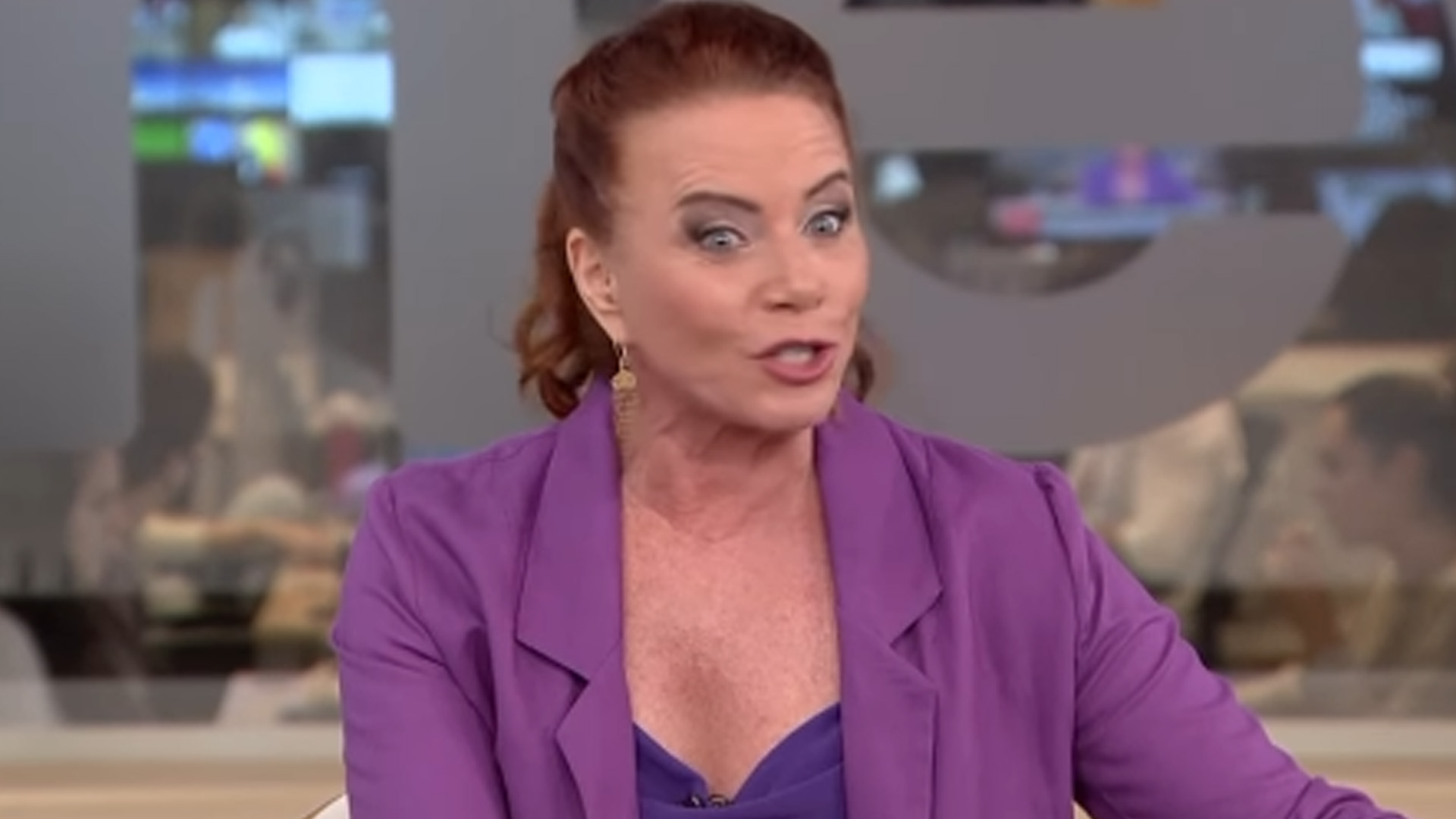 Áudio com palavrão vaza ao vivo na GloboNews e constrange apresentadora: “Gente!”