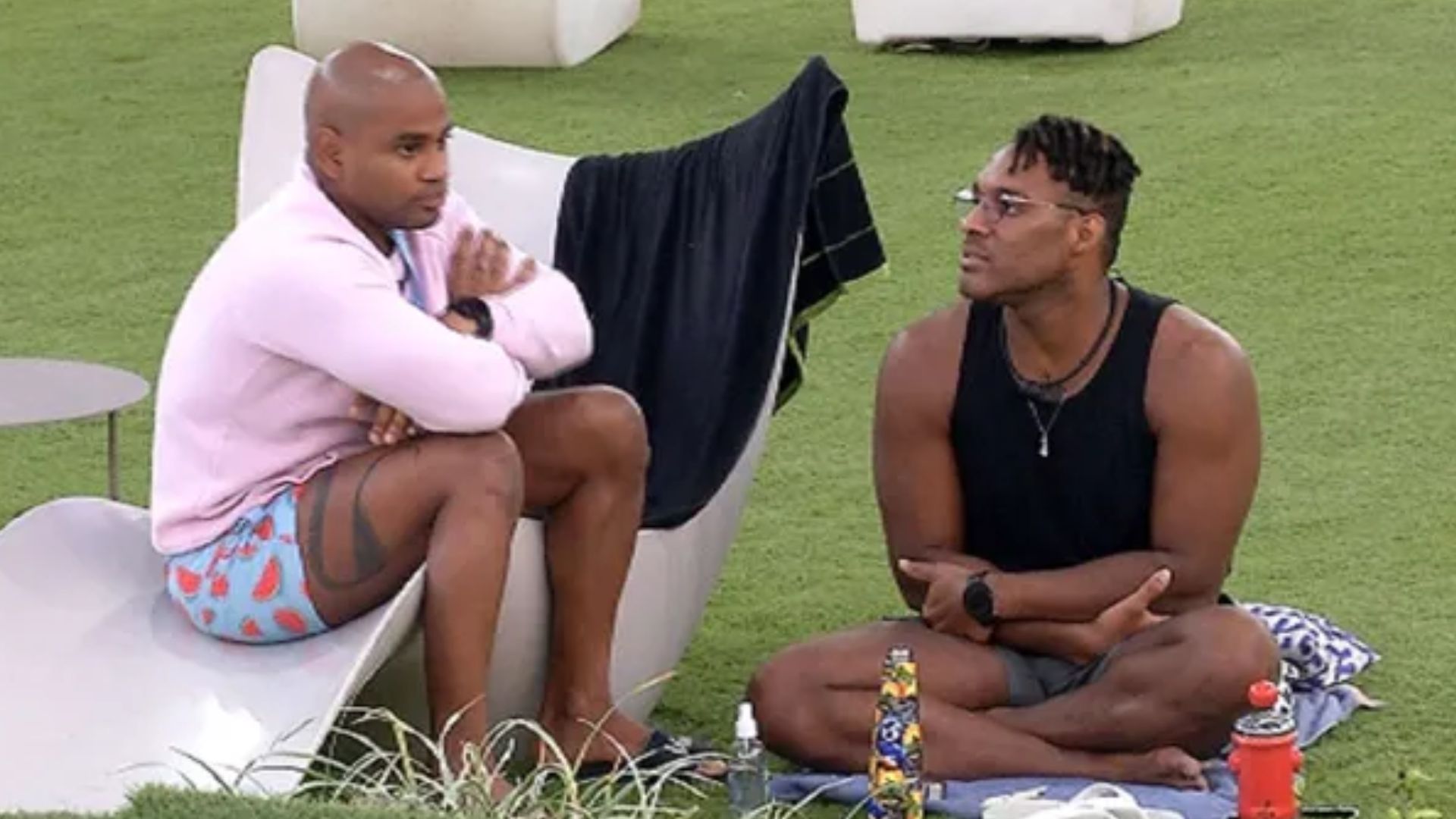 BBB23: Cezar Black se revolta e detona rival após flagra: “Imbecil, sem noção”