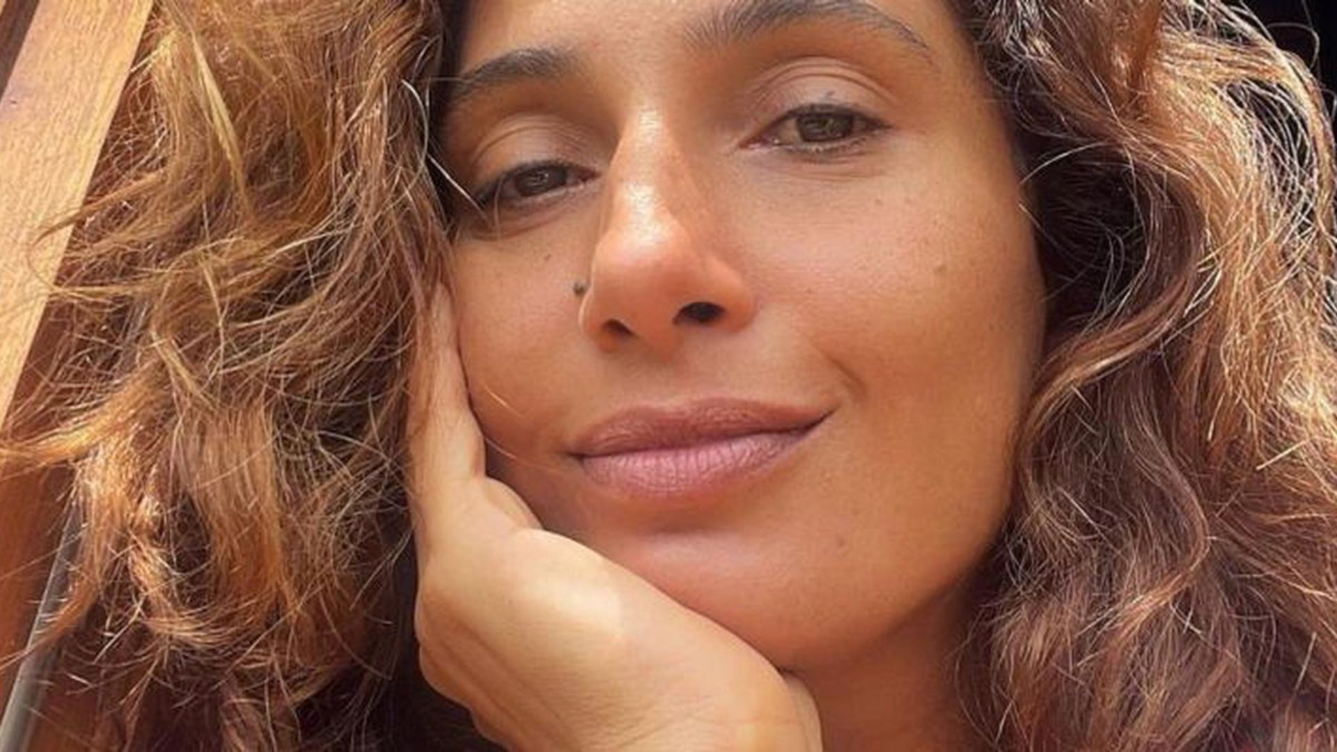 Camila Pitanga publica fotos raras da intimidade com o namorado: “Sol na minha vida”