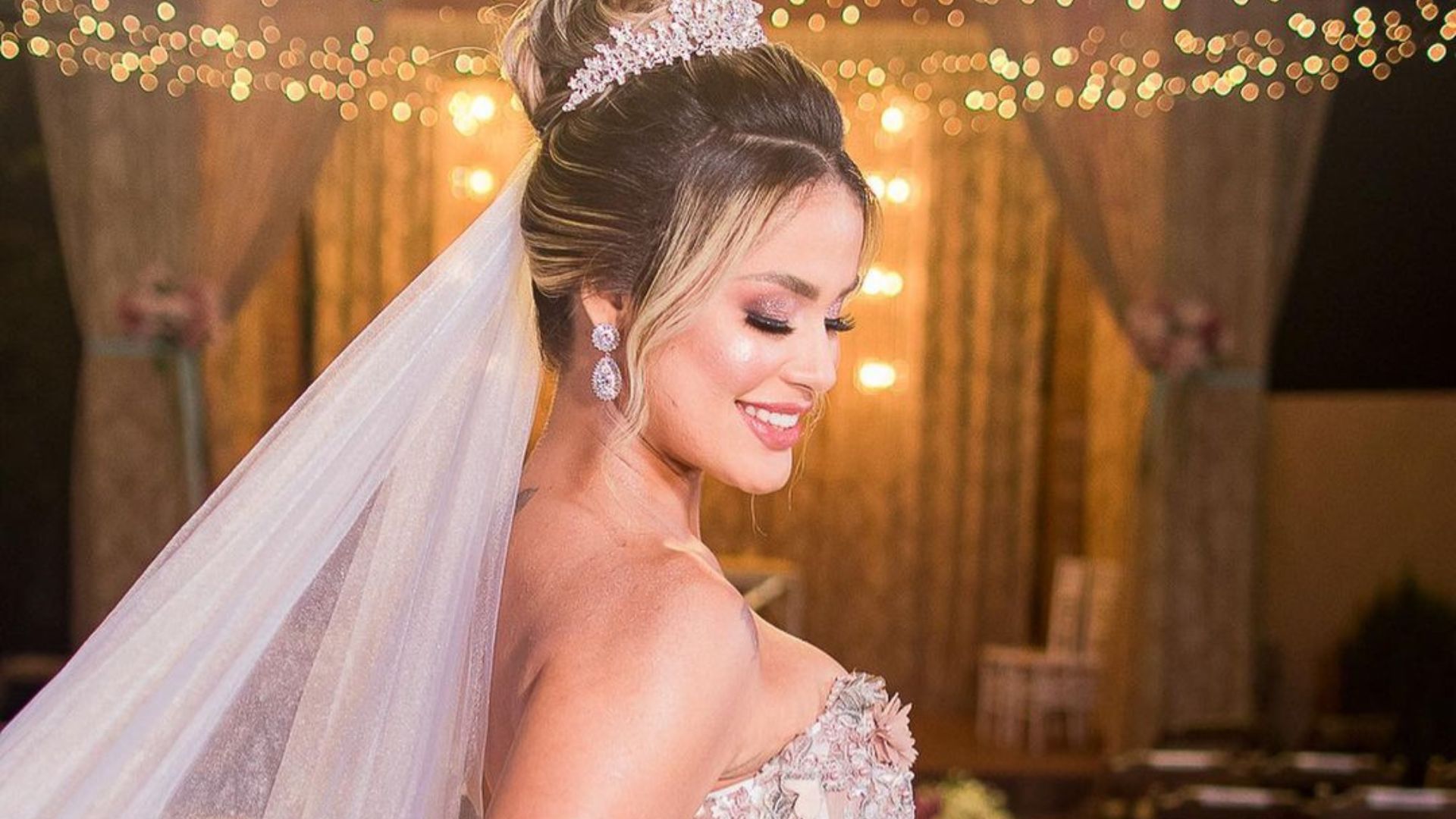 Tragédia! Cantora encontrada morta se casou em cerimônia luxuosa há um mês