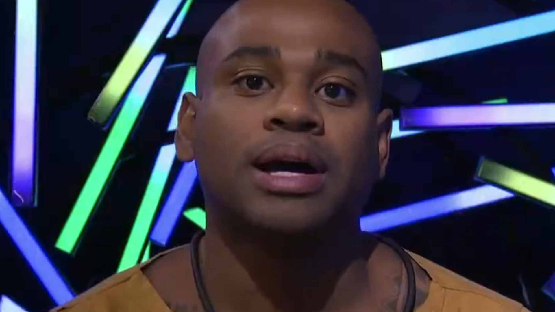 BBB23: Após trair grupo por Amanda, Cezar desabafa por estar isolado: “Clima péssimo”