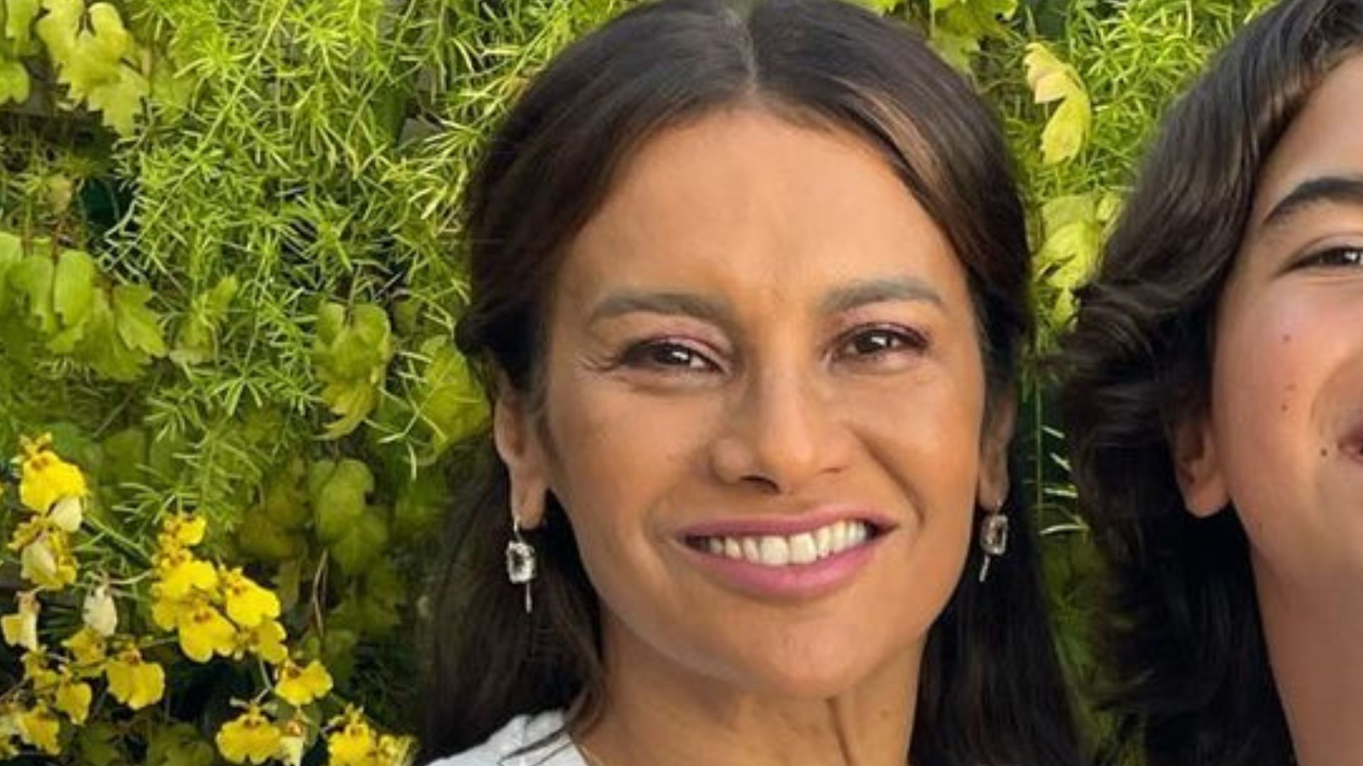 Dira Paes publica comemora os 15 anos do filho e semelhança impressiona: “Sua cópia”
