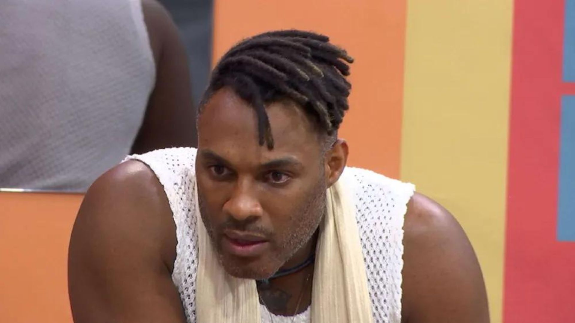 BBB23: Fred Nicácio cozinha em fogo lento vingança contra sister: “Na hora certa”